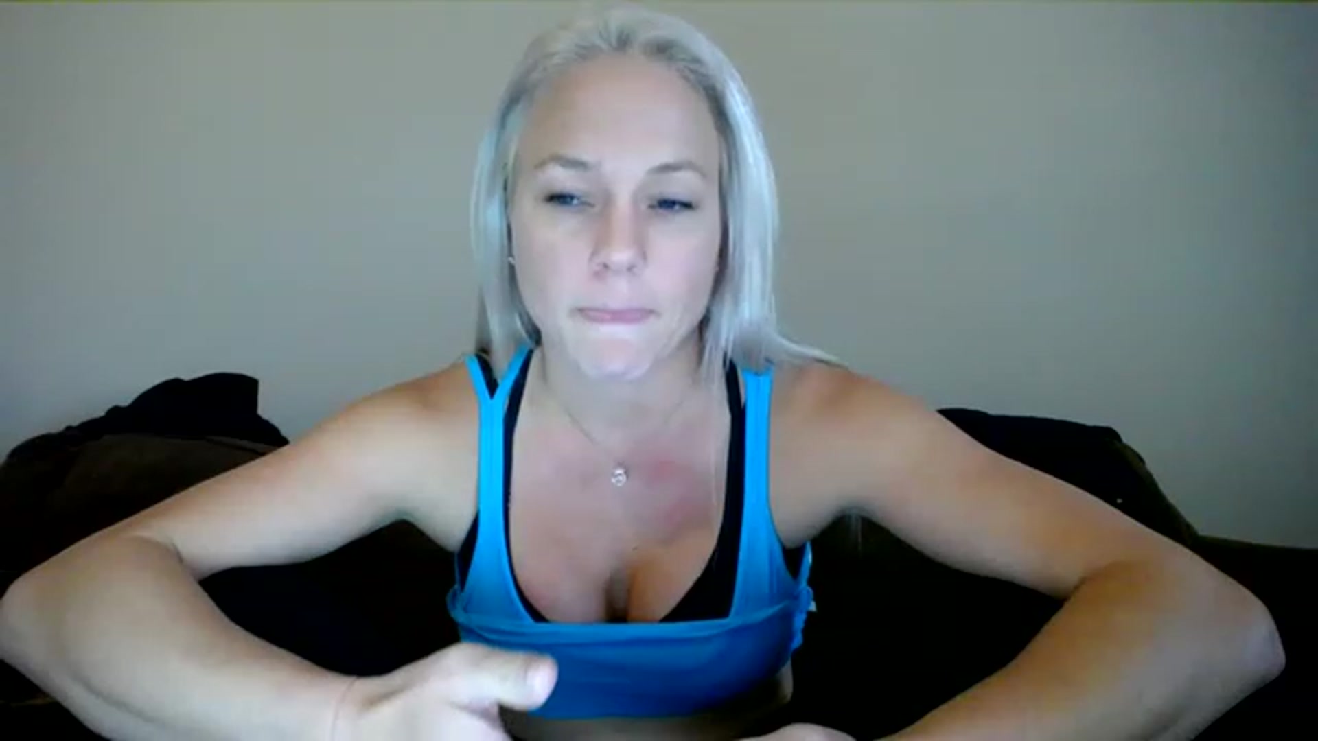 Gallery image thumbnail from AshlynnStorm's myfreecams stream on, 11/14/2022, 21:31 image 10 of 20
