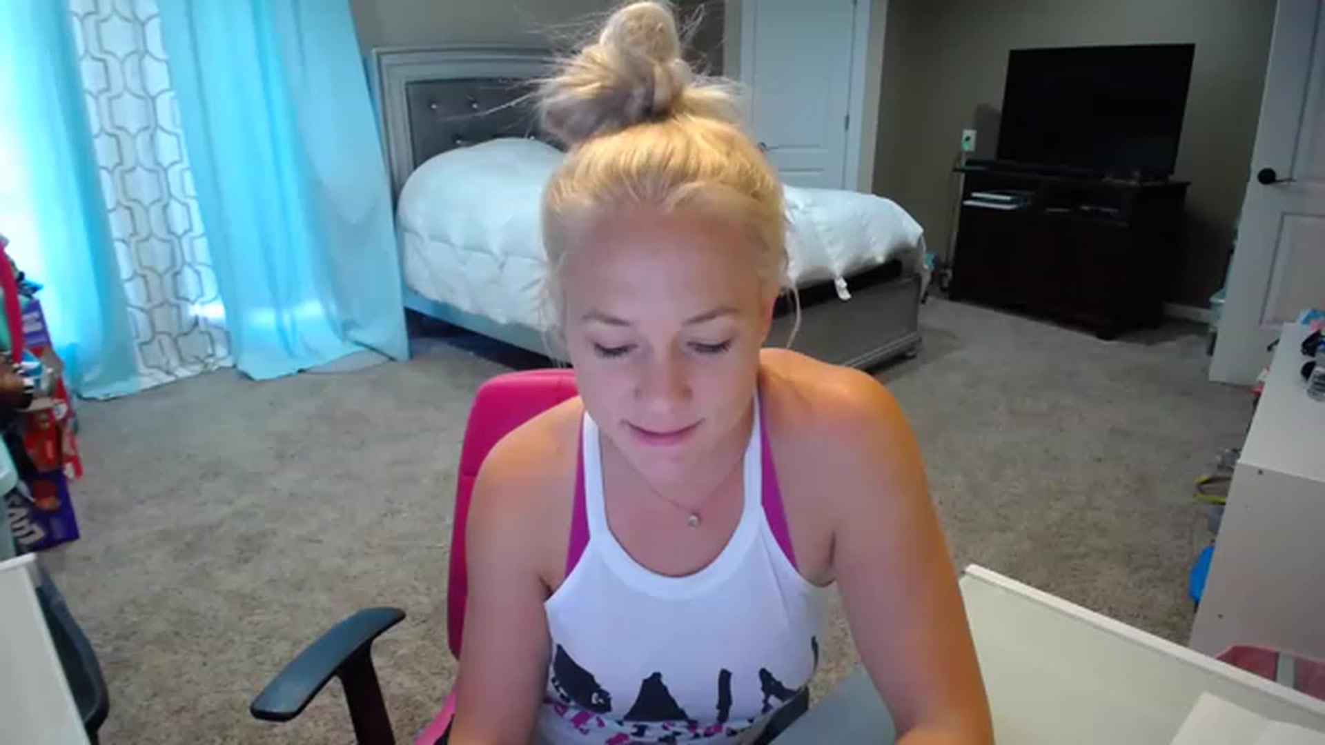 Gallery image thumbnail from AshlynnStorm's myfreecams stream on, 11/16/2022, 19:49 image 2 of 20