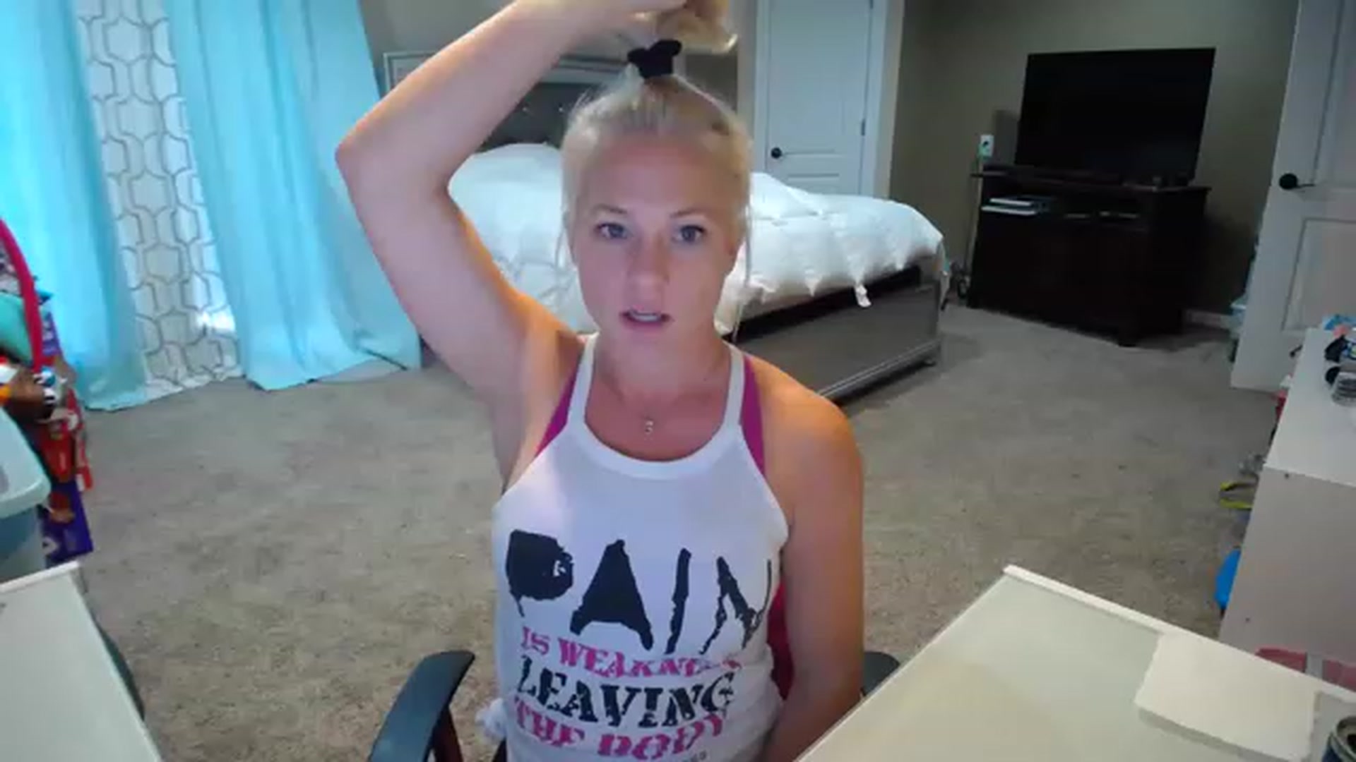 Gallery image thumbnail from AshlynnStorm's myfreecams stream on, 11/16/2022, 21:07 image 11 of 20