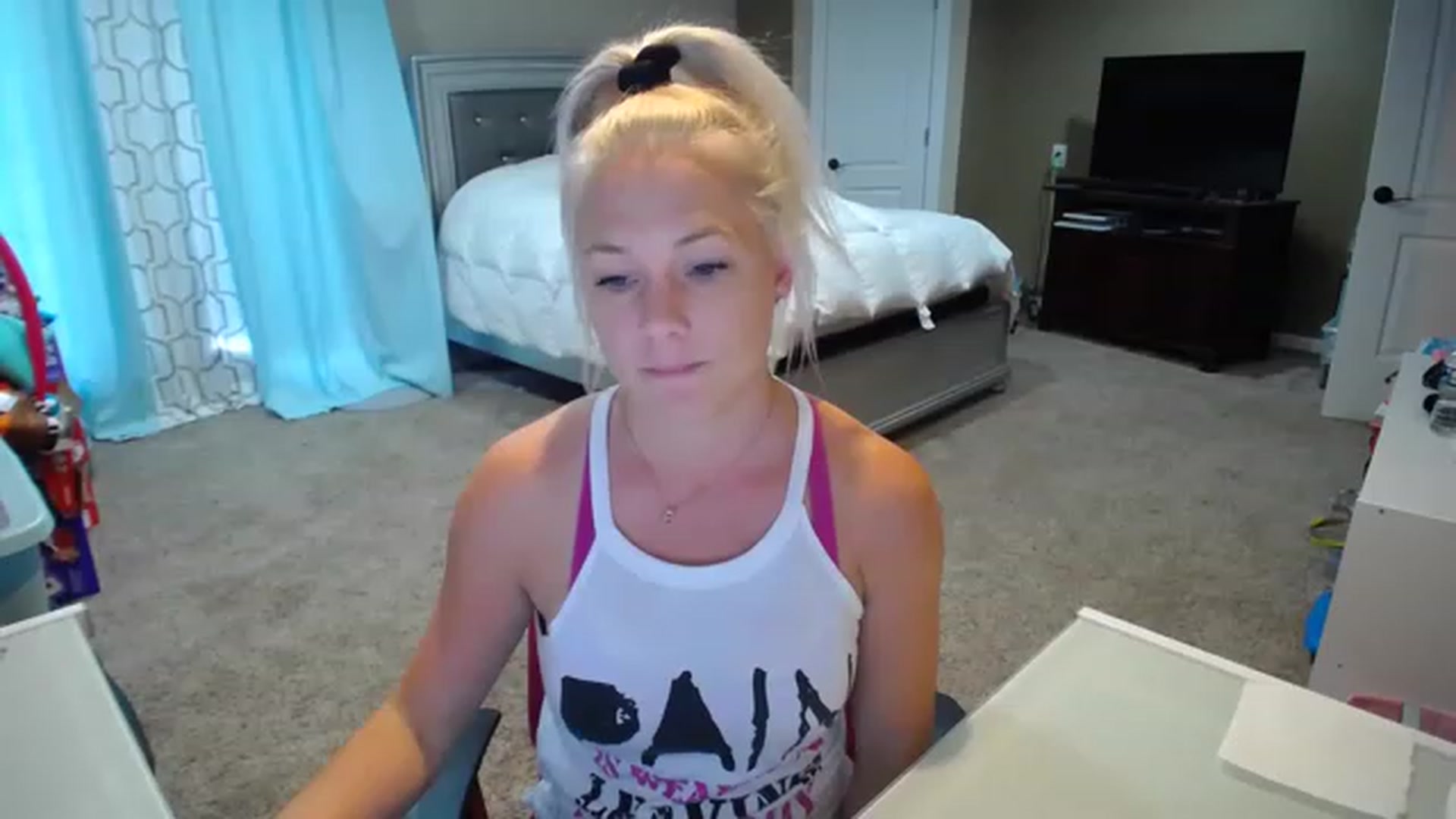 Gallery image thumbnail from AshlynnStorm's myfreecams stream on, 11/16/2022, 21:07 image 7 of 20