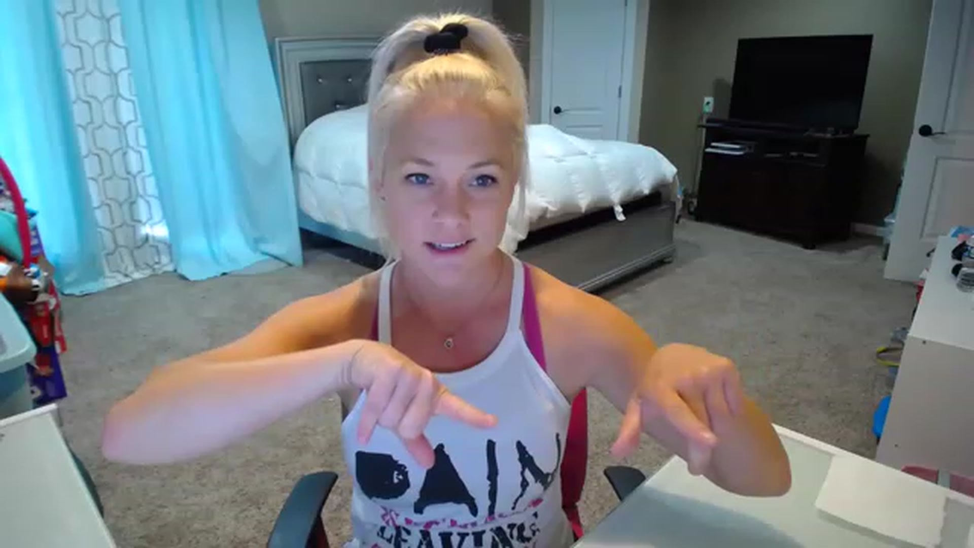 Gallery image thumbnail from AshlynnStorm's myfreecams stream on, 11/16/2022, 21:07 image 8 of 20