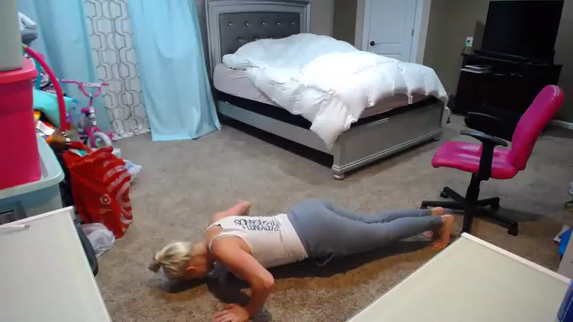Gallery image thumbnail from AshlynnStorm's myfreecams stream on, 11/28/2022, 02:05 image 14 of 20