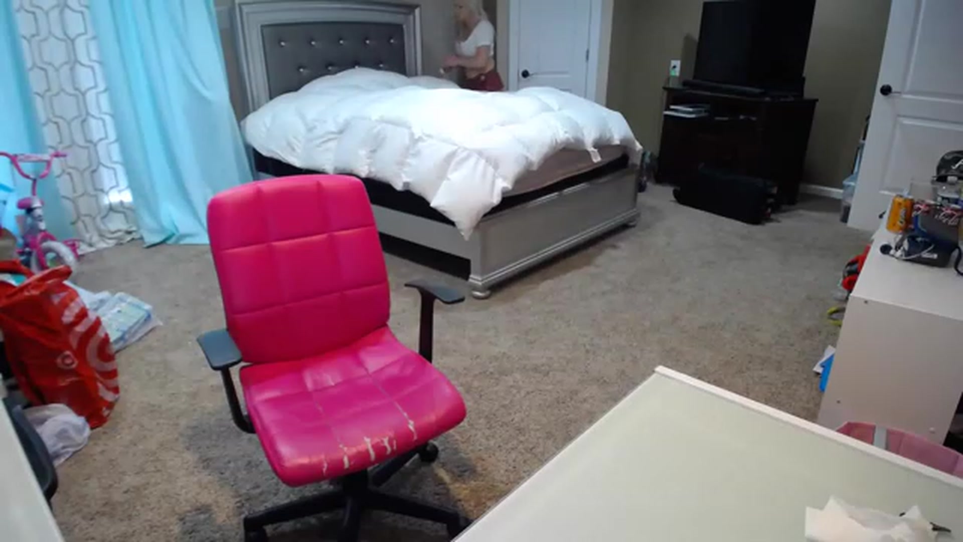 Gallery image thumbnail from AshlynnStorm's myfreecams stream on, 11/28/2022, 20:11 image 13 of 20