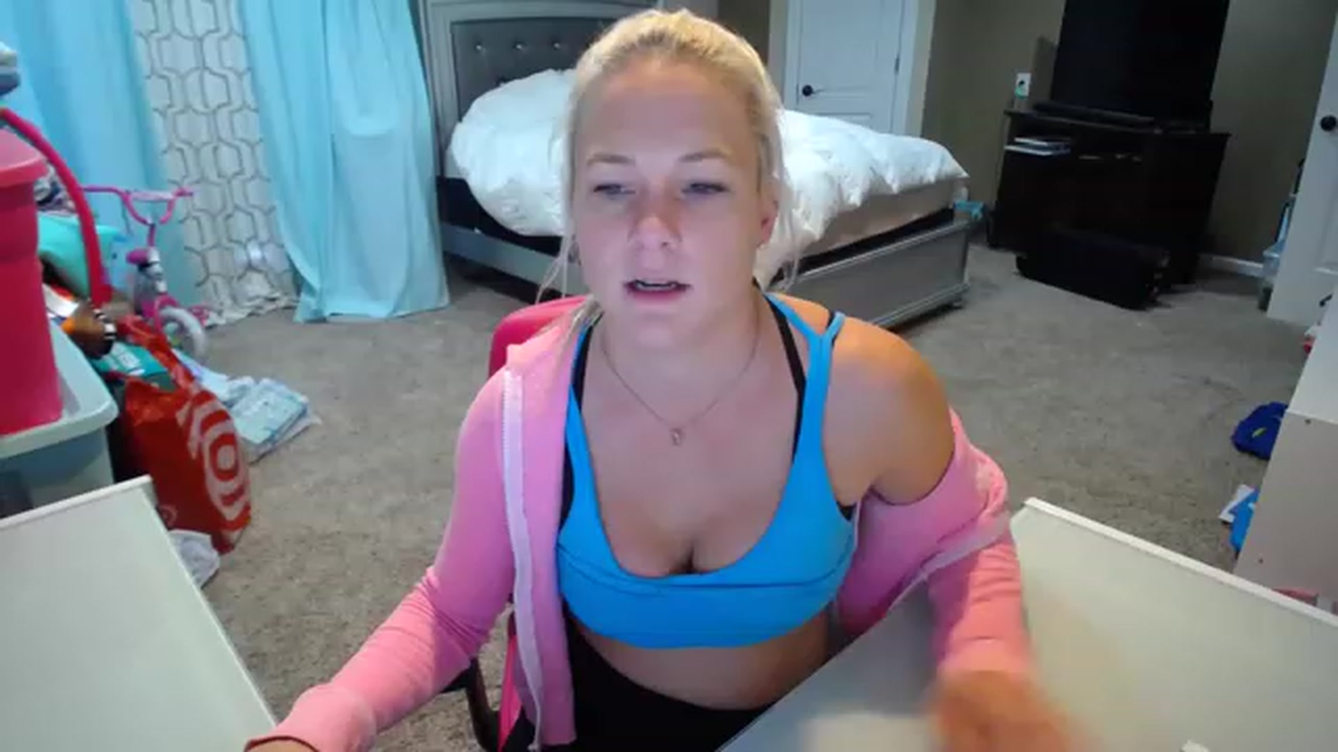 Gallery image thumbnail from AshlynnStorm's myfreecams stream on, 12/05/2022, 20:36 image 14 of 20