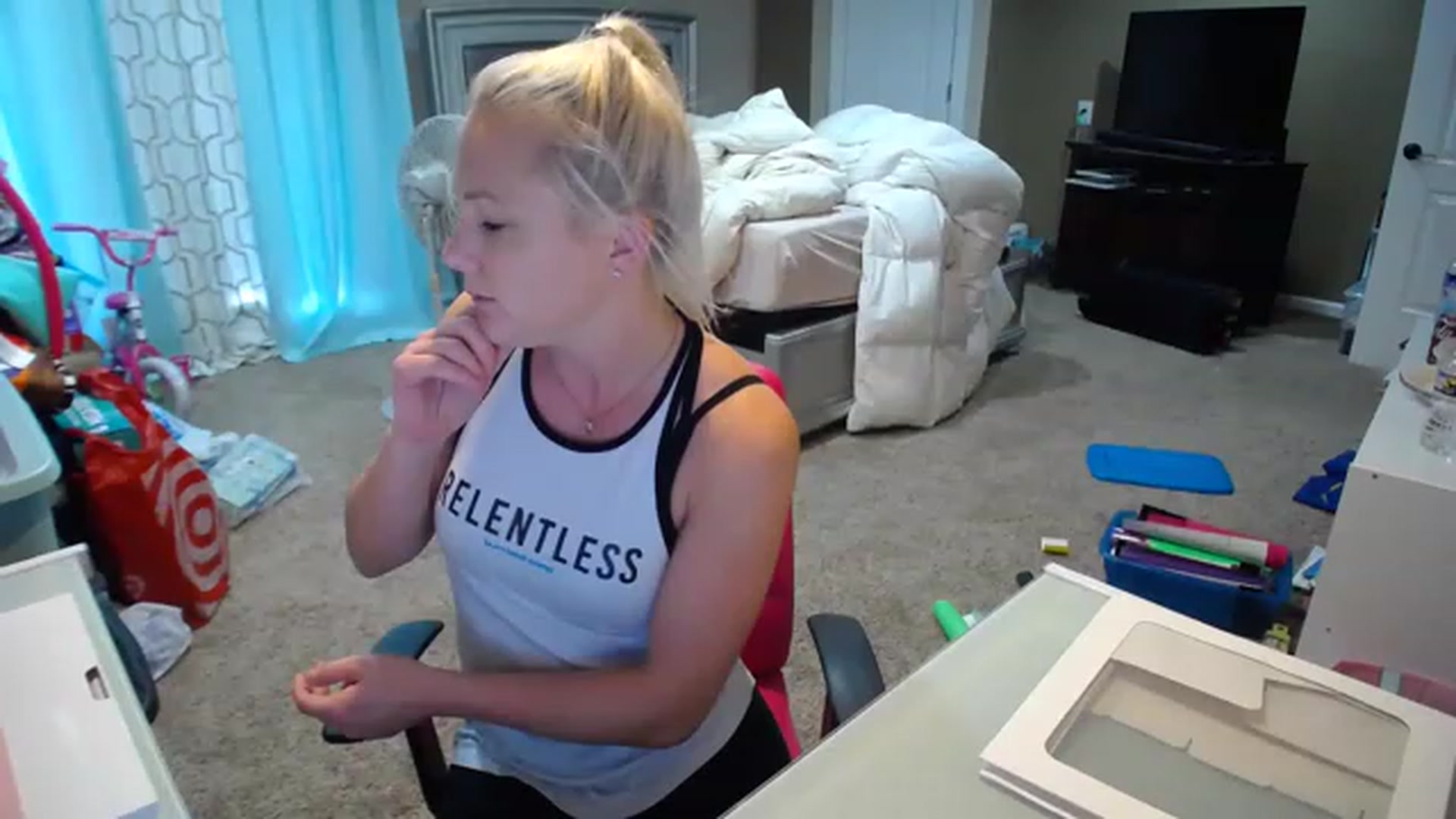 Gallery image thumbnail from AshlynnStorm's myfreecams stream on, 12/07/2022, 20:41 image 10 of 20
