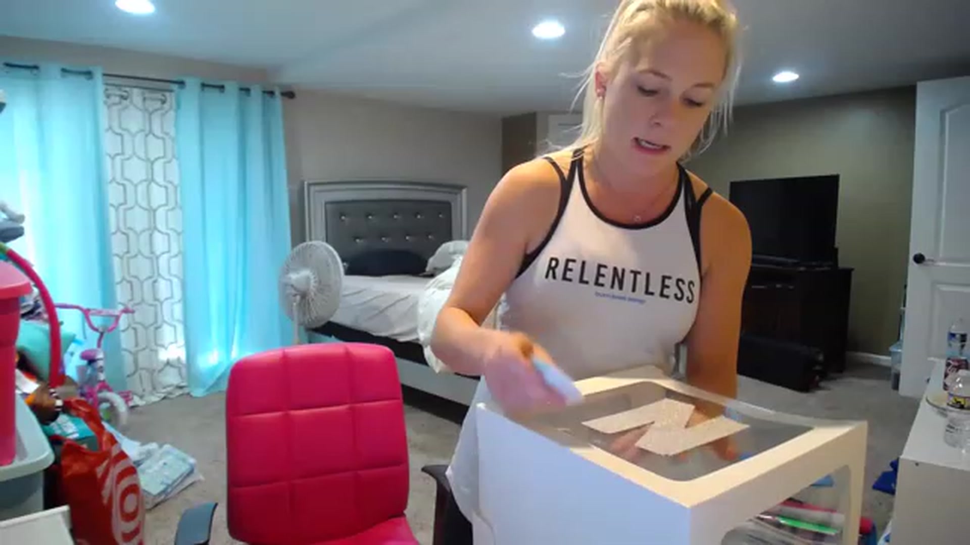 Gallery image thumbnail from AshlynnStorm's myfreecams stream on, 12/07/2022, 20:41 image 19 of 20