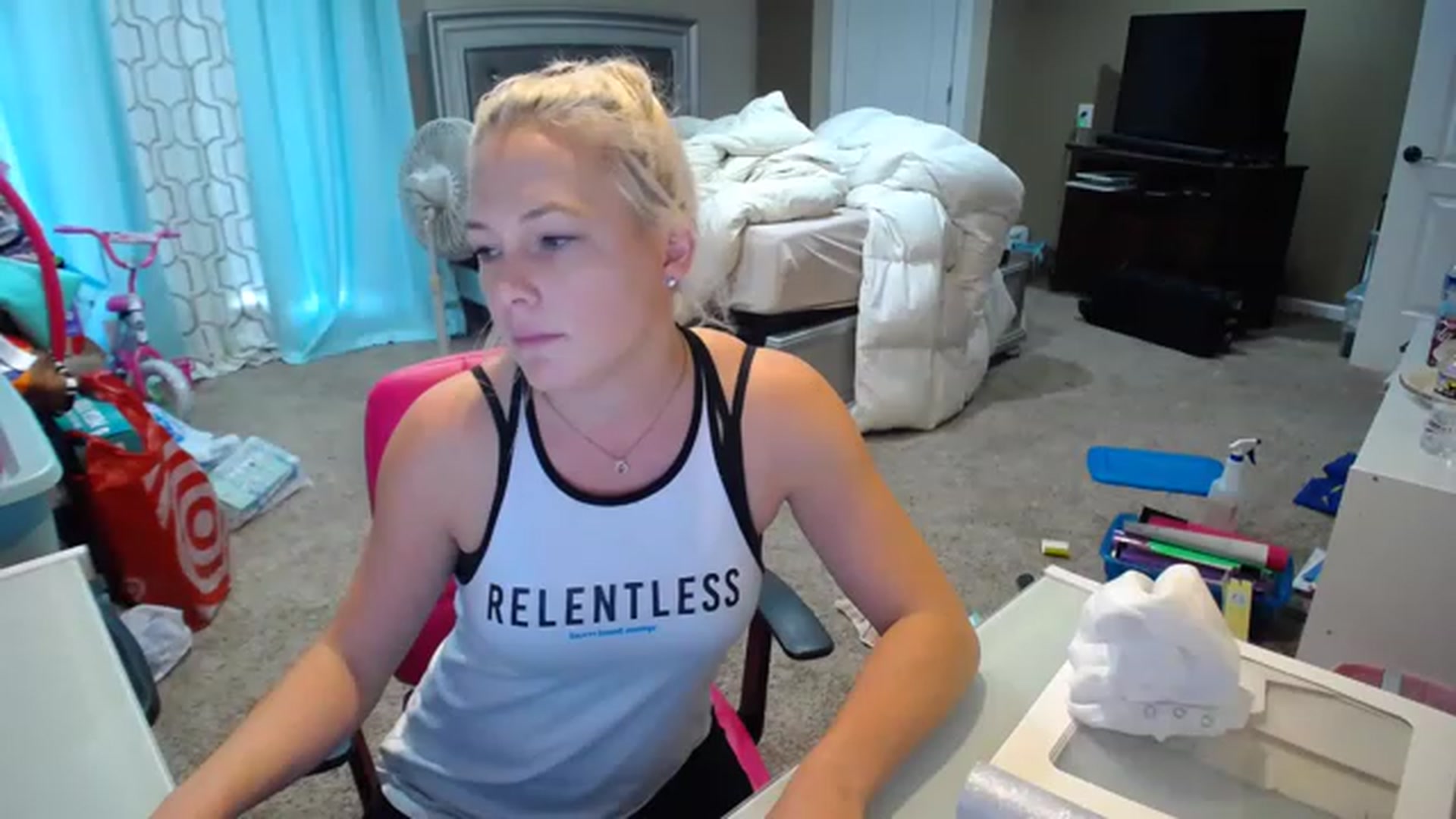 Gallery image thumbnail from AshlynnStorm's myfreecams stream on, 12/07/2022, 20:41 image 5 of 20