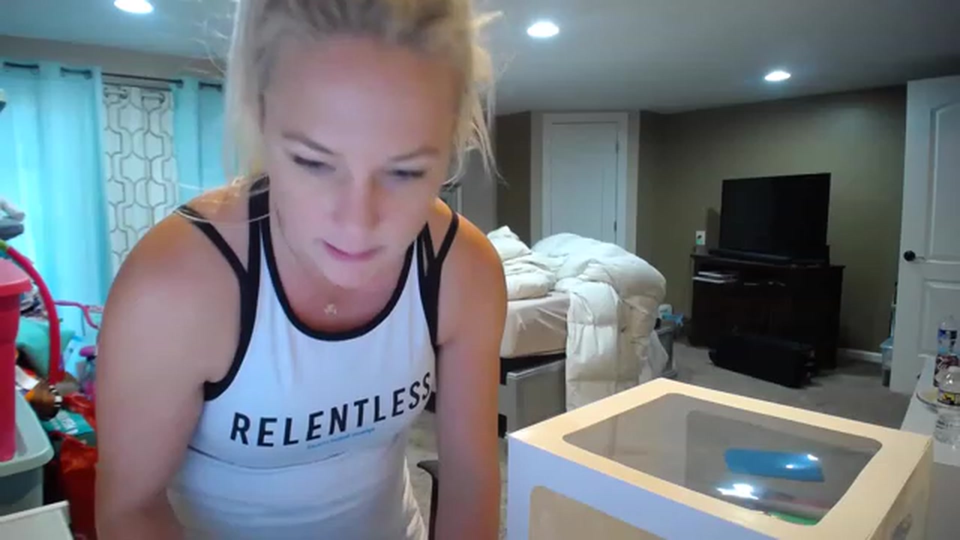 Gallery image thumbnail from AshlynnStorm's myfreecams stream on, 12/07/2022, 20:41 image 17 of 20