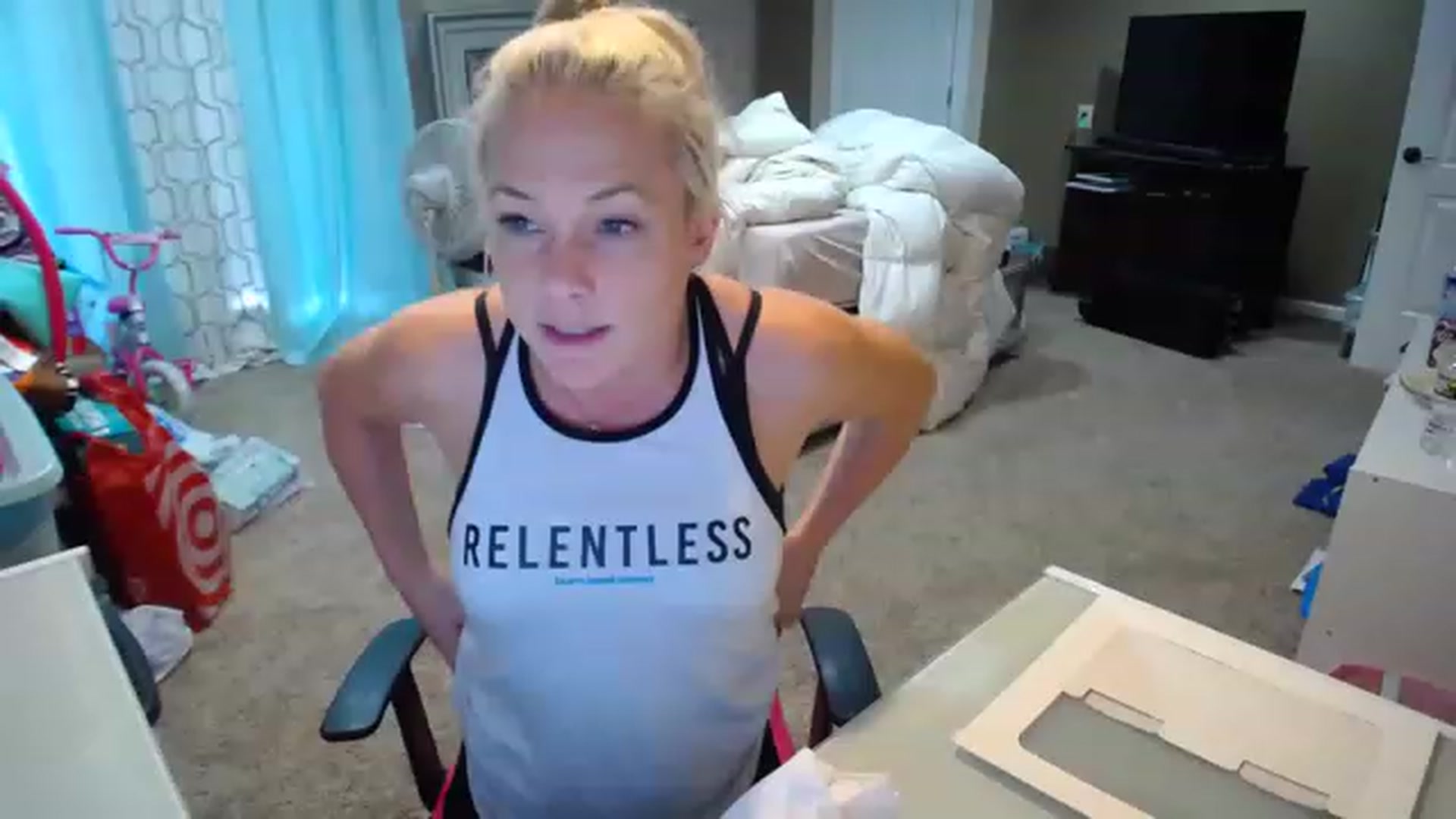 Gallery image thumbnail from AshlynnStorm's myfreecams stream on, 12/07/2022, 20:41 image 1 of 20