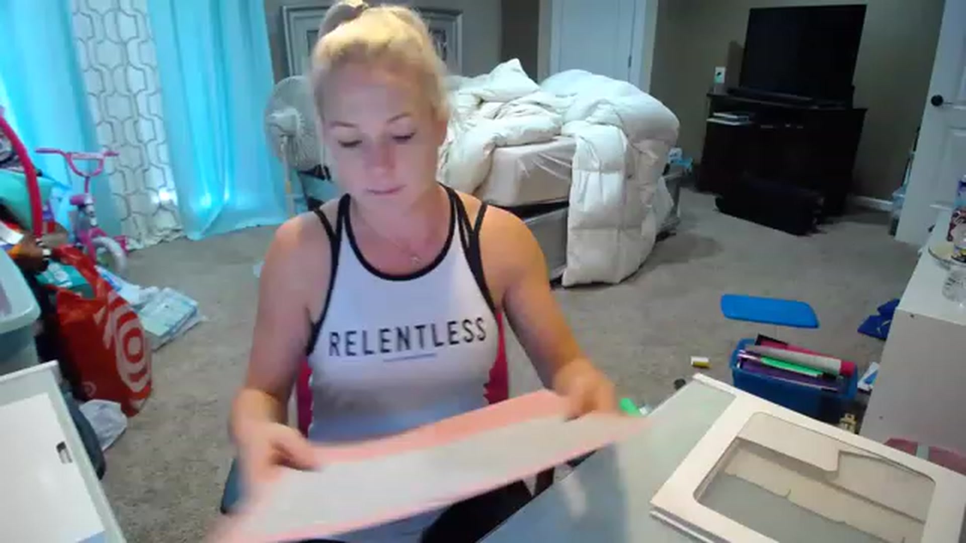 Gallery image thumbnail from AshlynnStorm's myfreecams stream on, 12/07/2022, 20:41 image 9 of 20