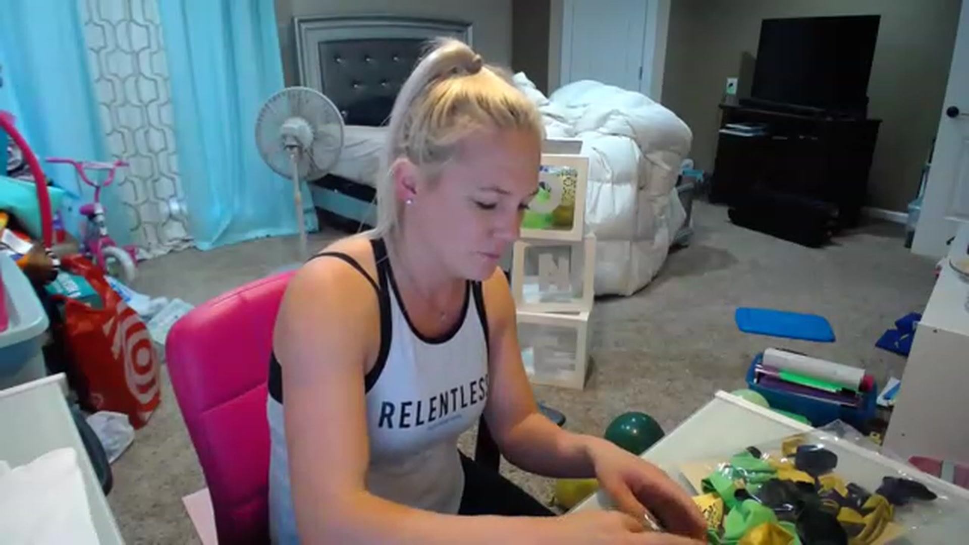 Gallery image thumbnail from AshlynnStorm's myfreecams stream on, 12/07/2022, 21:39 image 11 of 20