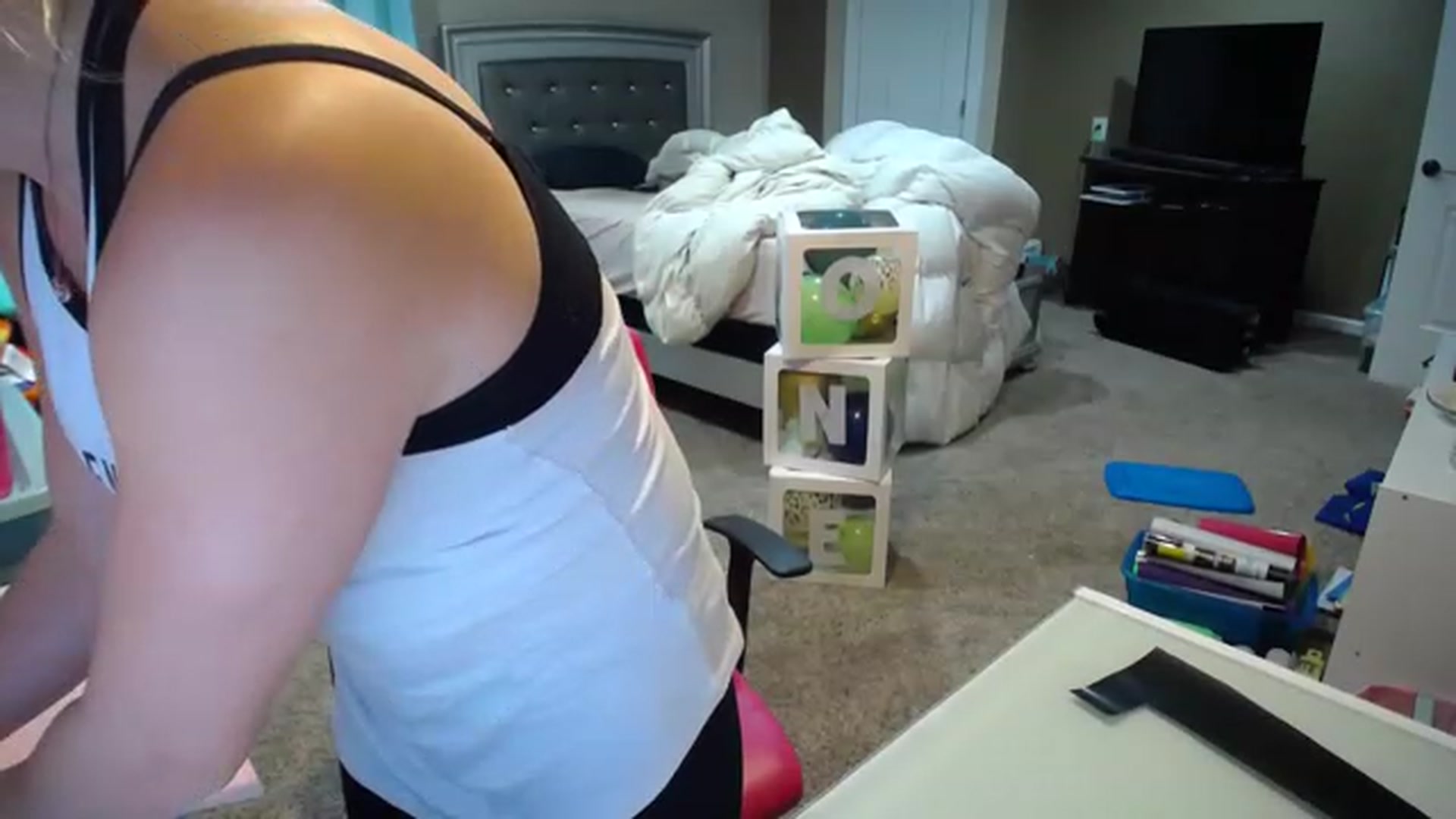 Gallery image thumbnail from AshlynnStorm's myfreecams stream on, 12/07/2022, 21:39 image 20 of 20