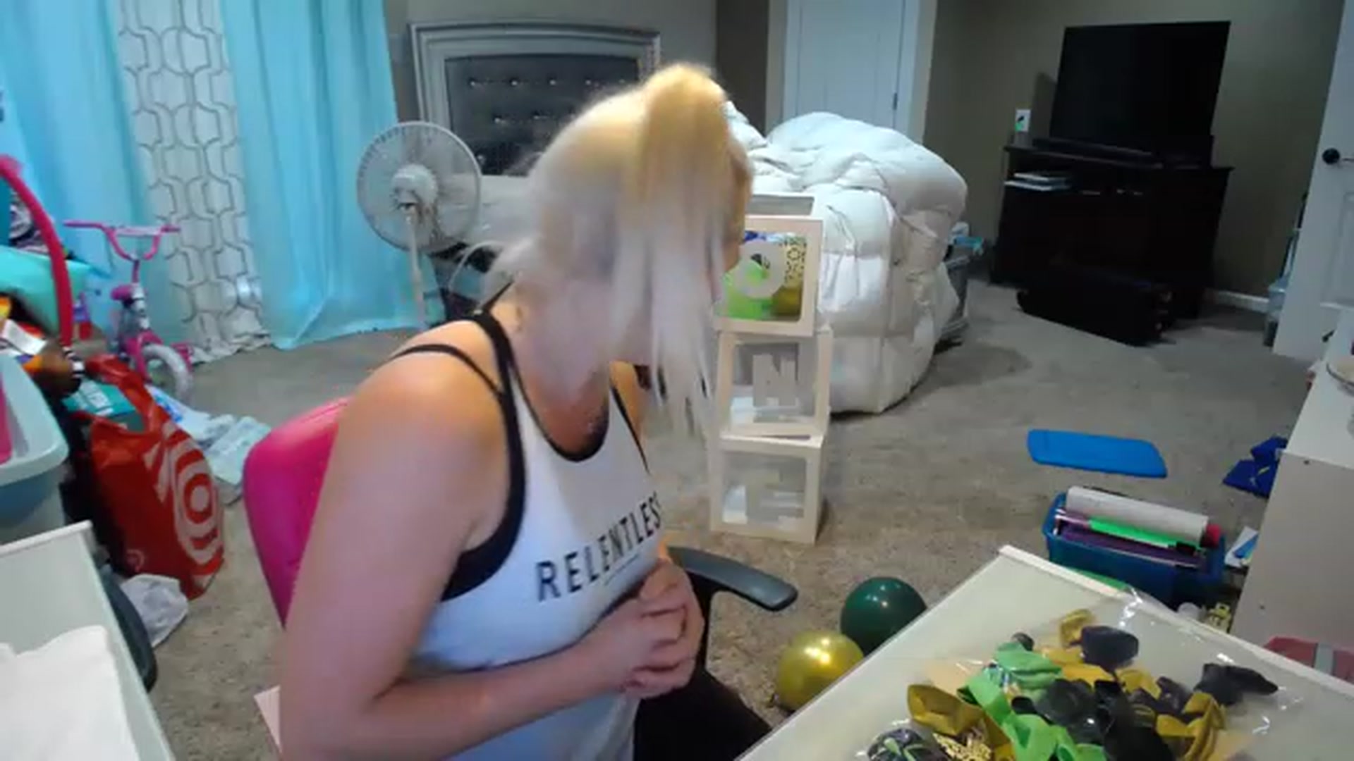 Gallery image thumbnail from AshlynnStorm's myfreecams stream on, 12/07/2022, 21:39 image 10 of 20