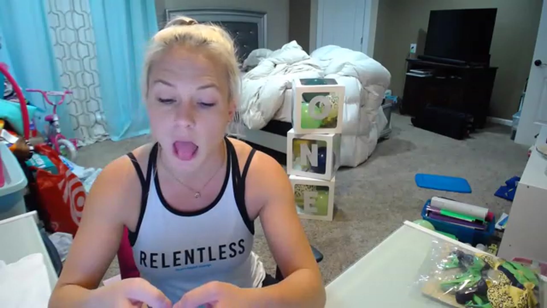 Gallery image thumbnail from AshlynnStorm's myfreecams stream on, 12/07/2022, 21:39 image 16 of 20