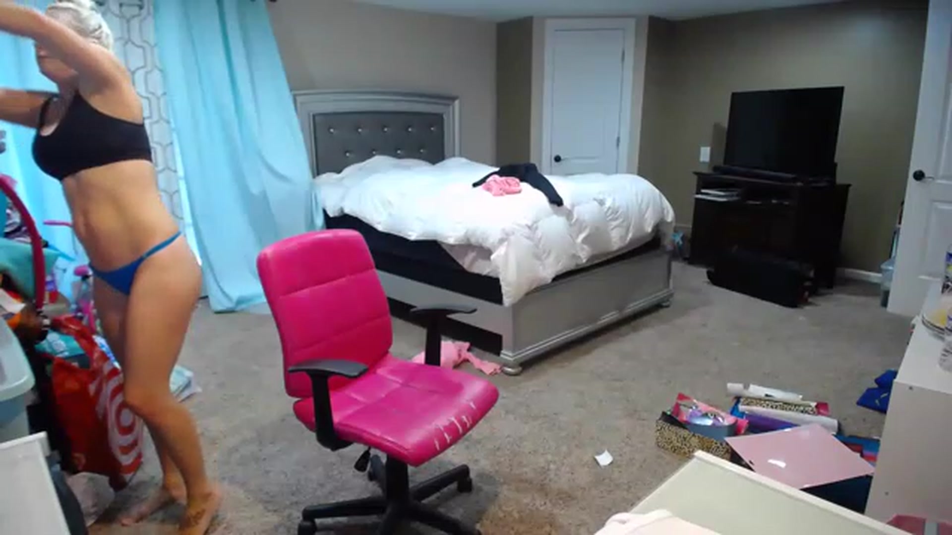 Gallery image thumbnail from AshlynnStorm's myfreecams stream on, 12/08/2022, 19:58 image 20 of 20