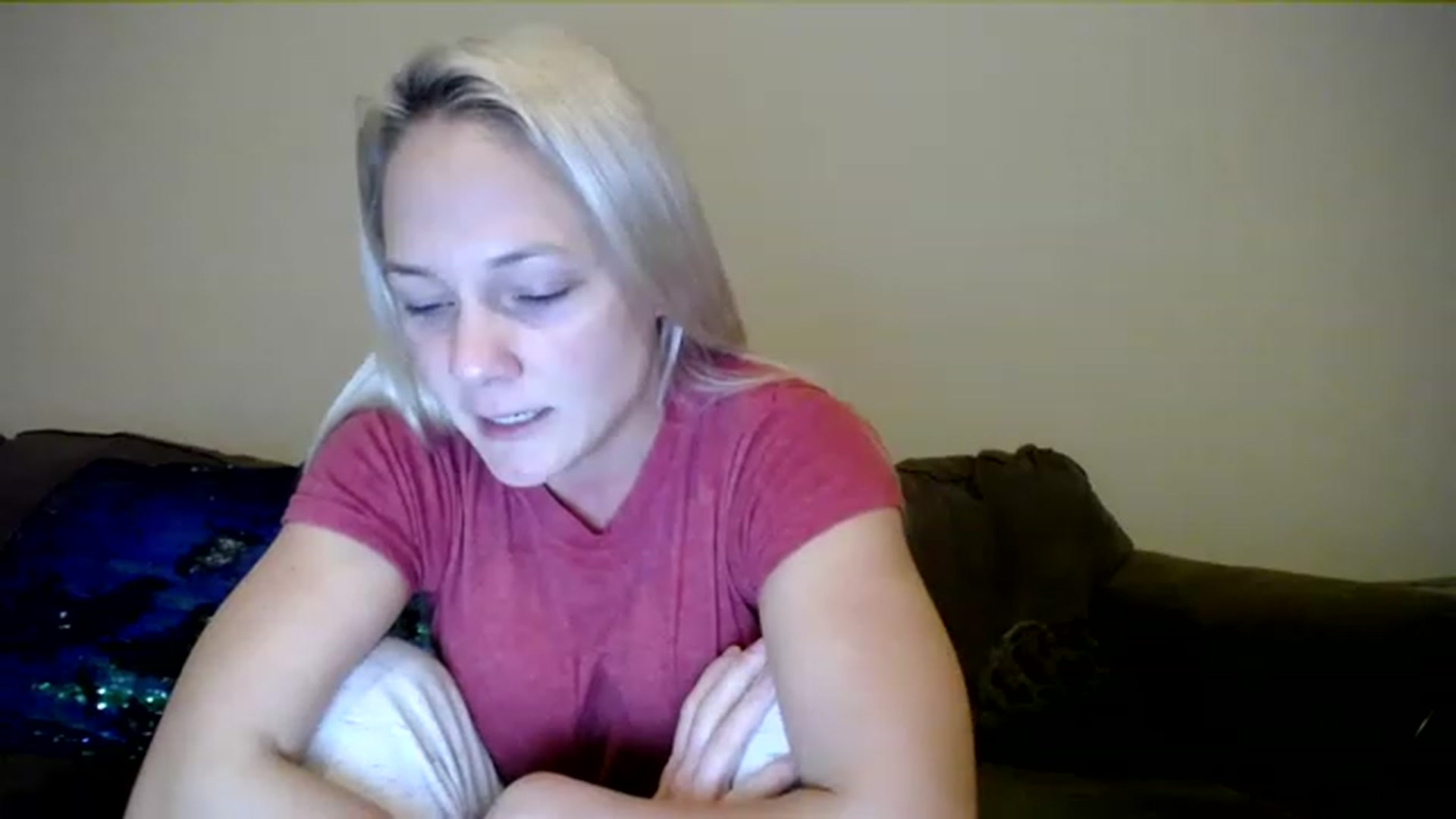 Gallery image thumbnail from AshlynnStorm's myfreecams stream on, 12/21/2022, 06:45 image 8 of 20