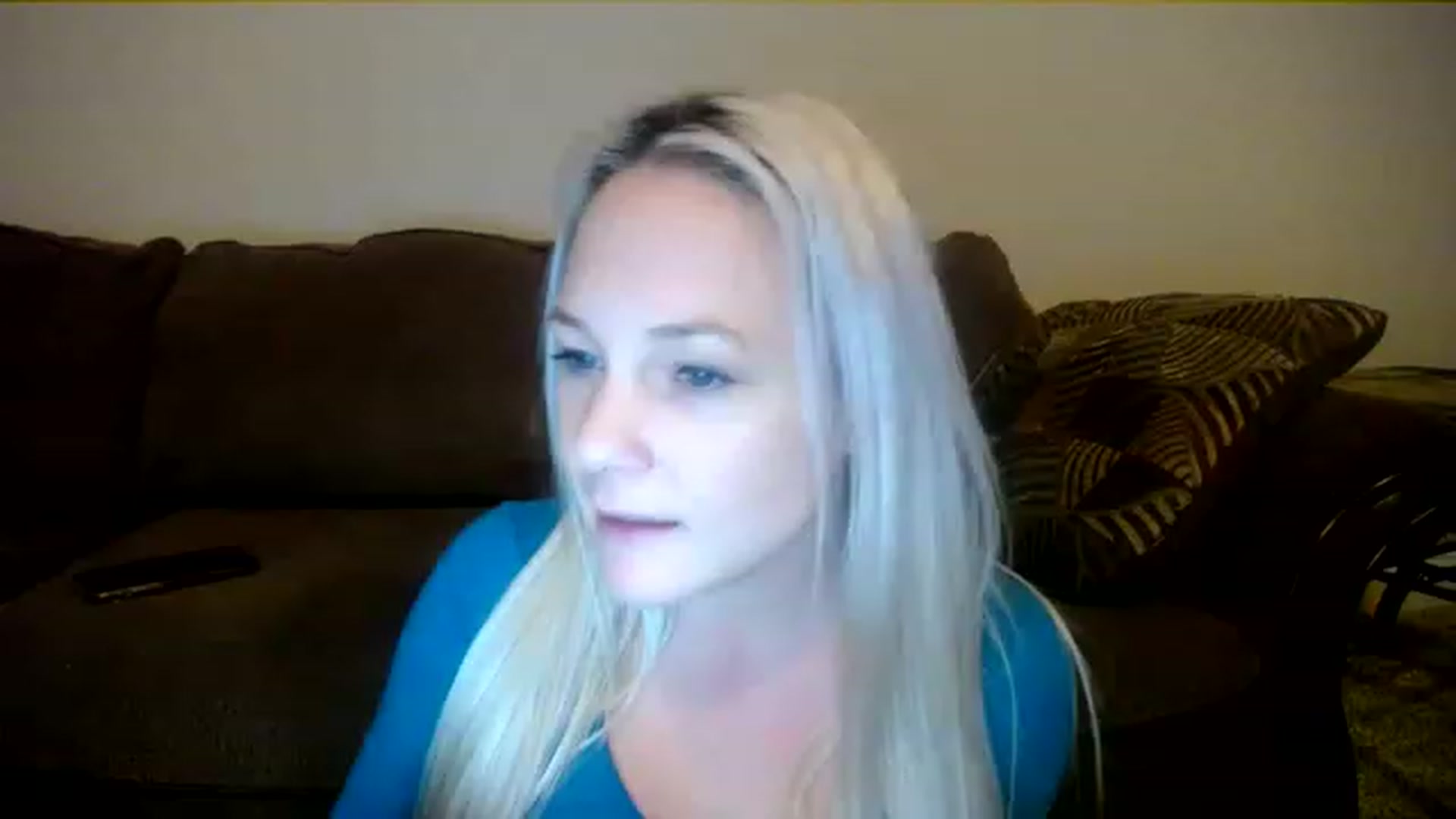 Gallery image thumbnail from AshlynnStorm's myfreecams stream on, 12/26/2022, 03:03 image 1 of 20
