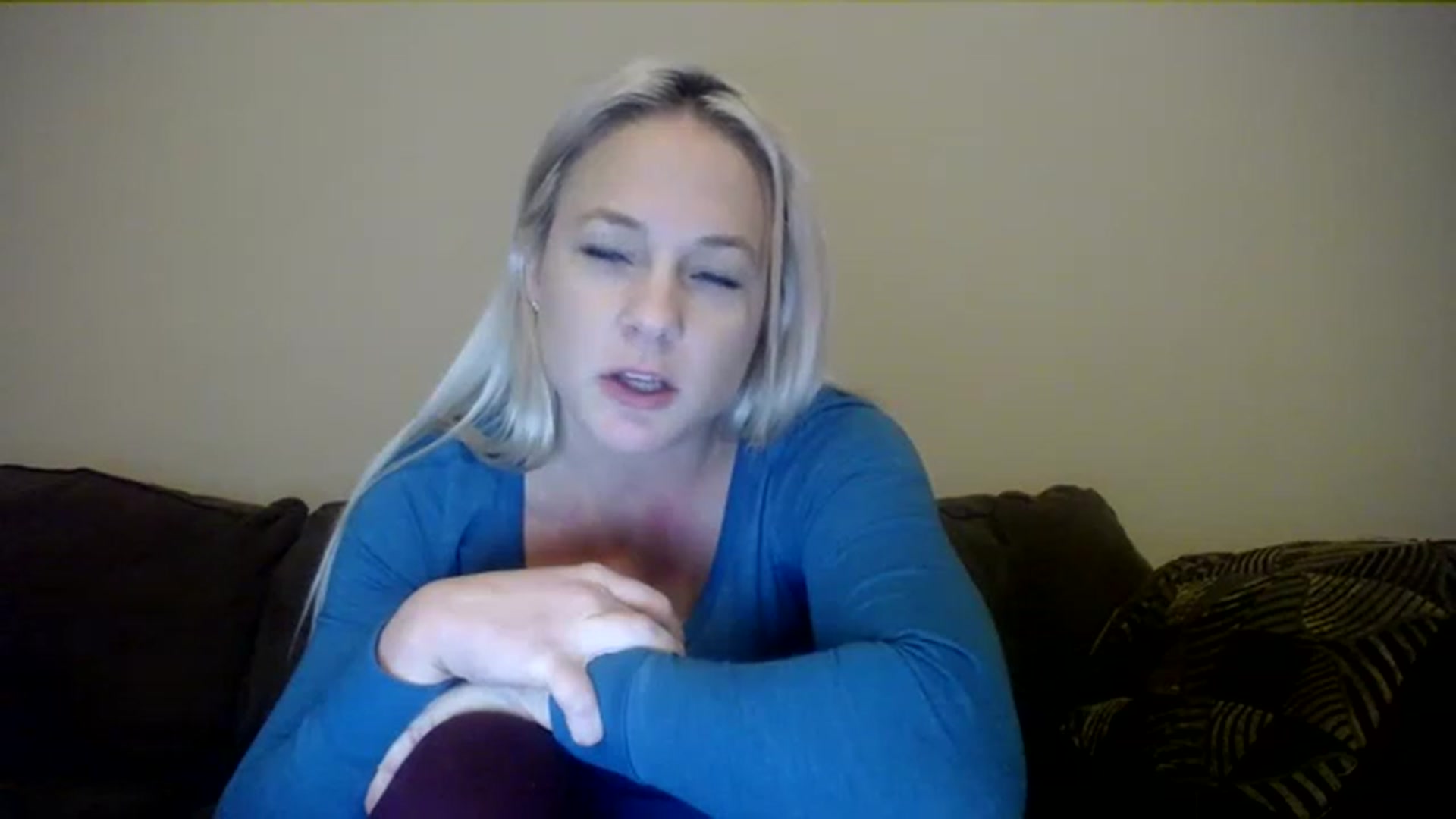Gallery image thumbnail from AshlynnStorm's myfreecams stream on, 12/26/2022, 03:03 image 20 of 20