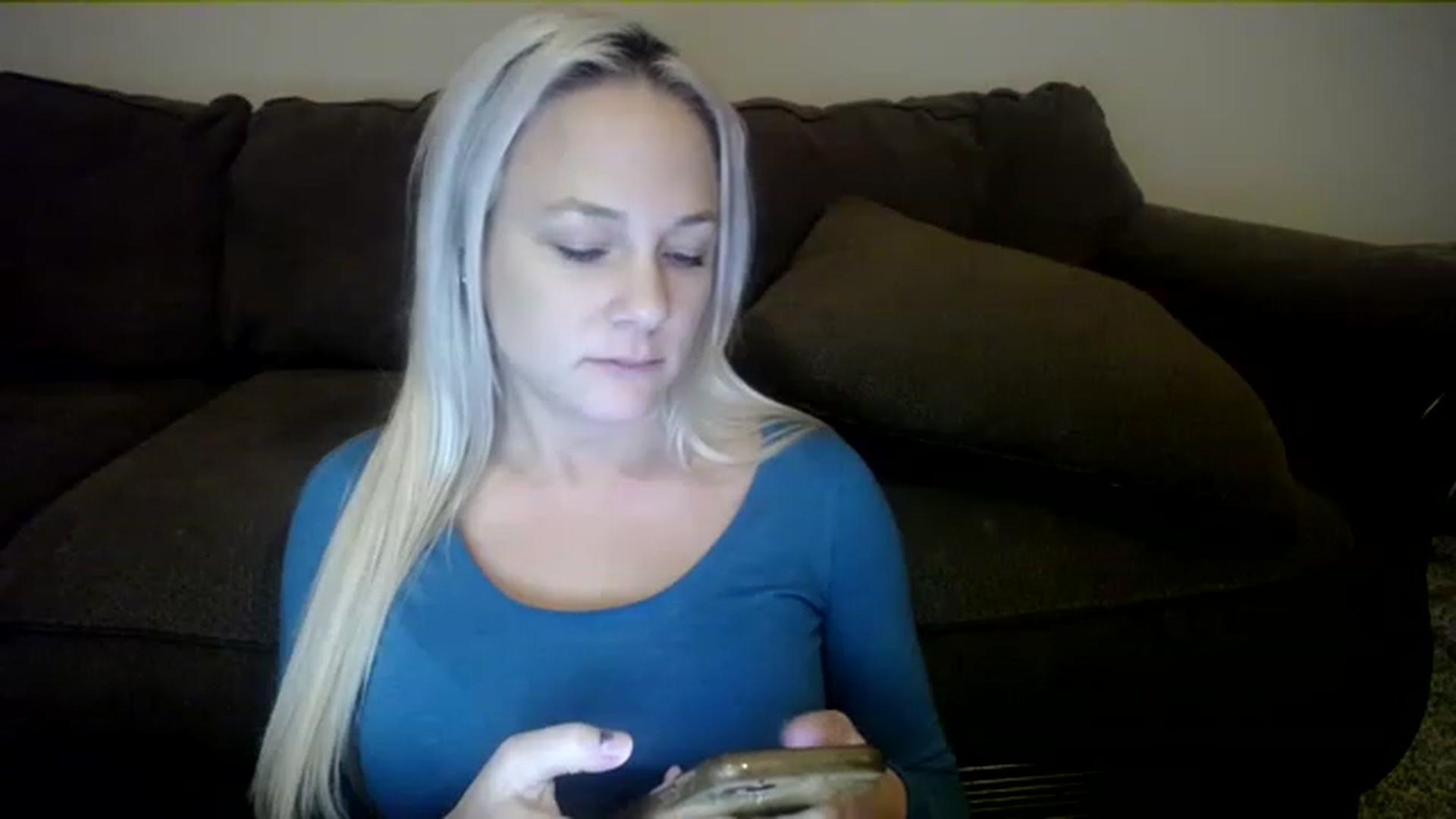 Gallery image thumbnail from AshlynnStorm's myfreecams stream on, 12/26/2022, 04:01 image 4 of 20