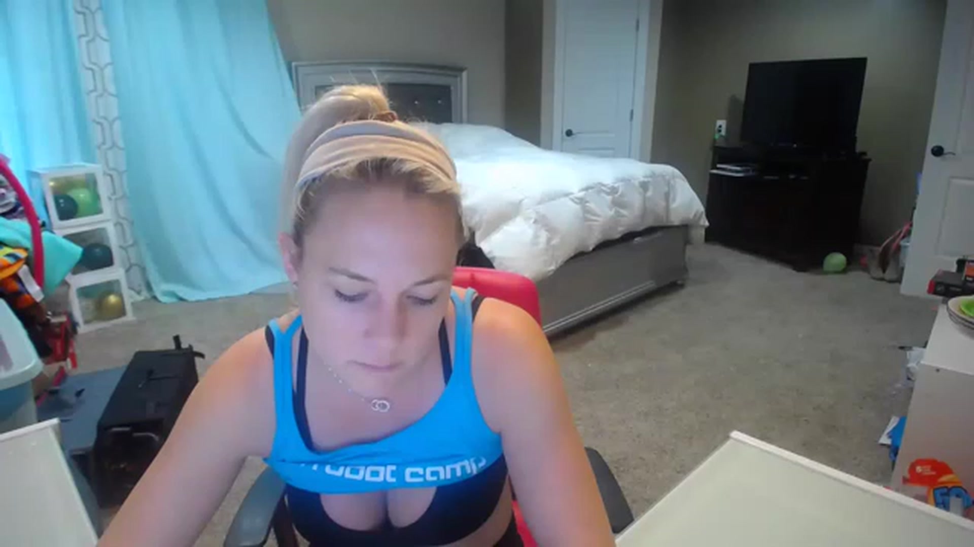 Gallery image thumbnail from AshlynnStorm's myfreecams stream on, 01/18/2023, 20:41 image 2 of 20