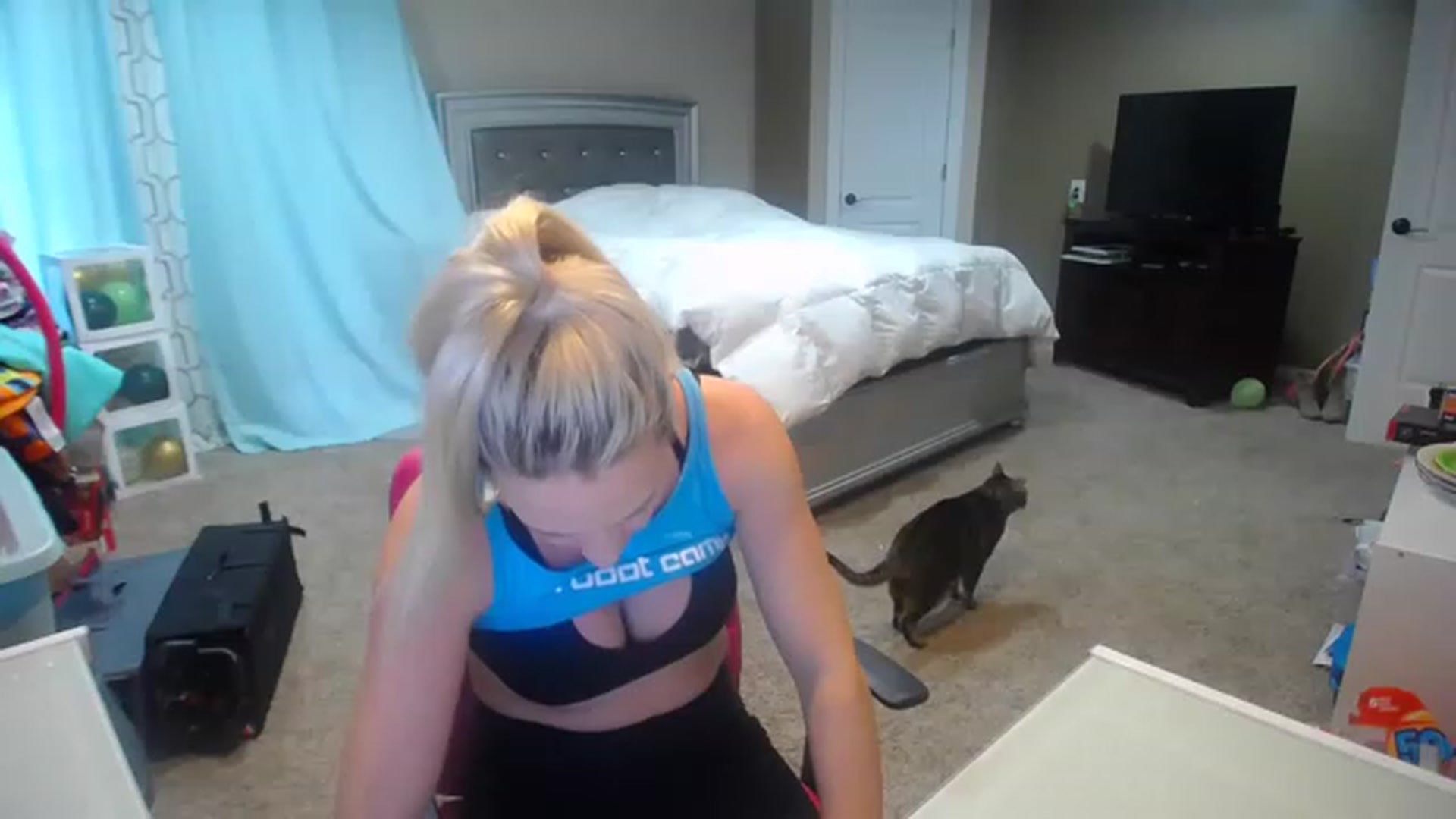 Gallery image thumbnail from AshlynnStorm's myfreecams stream on, 01/18/2023, 20:41 image 6 of 20