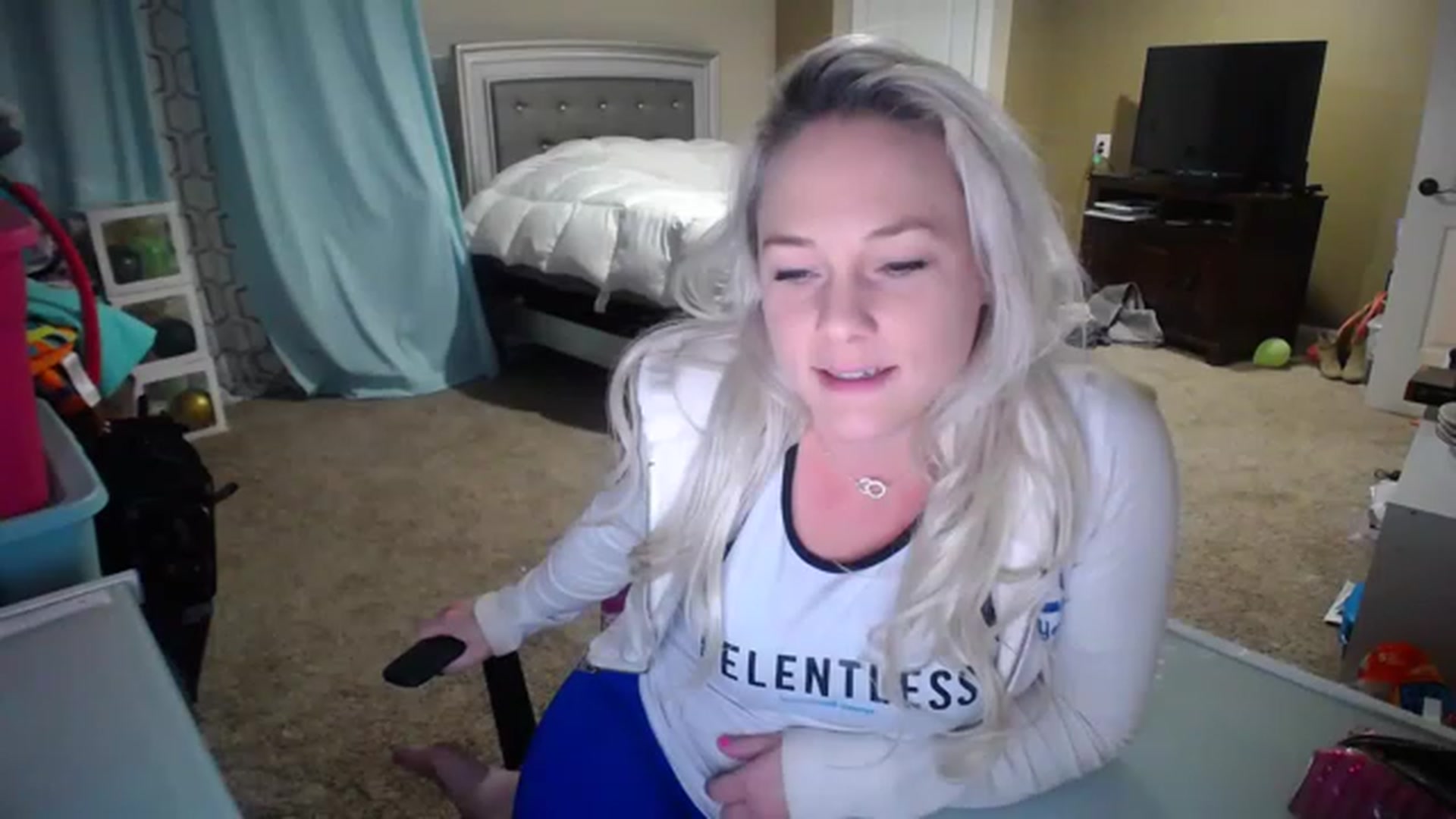 Gallery image thumbnail from AshlynnStorm's myfreecams stream on, 01/21/2023, 05:23 image 18 of 20