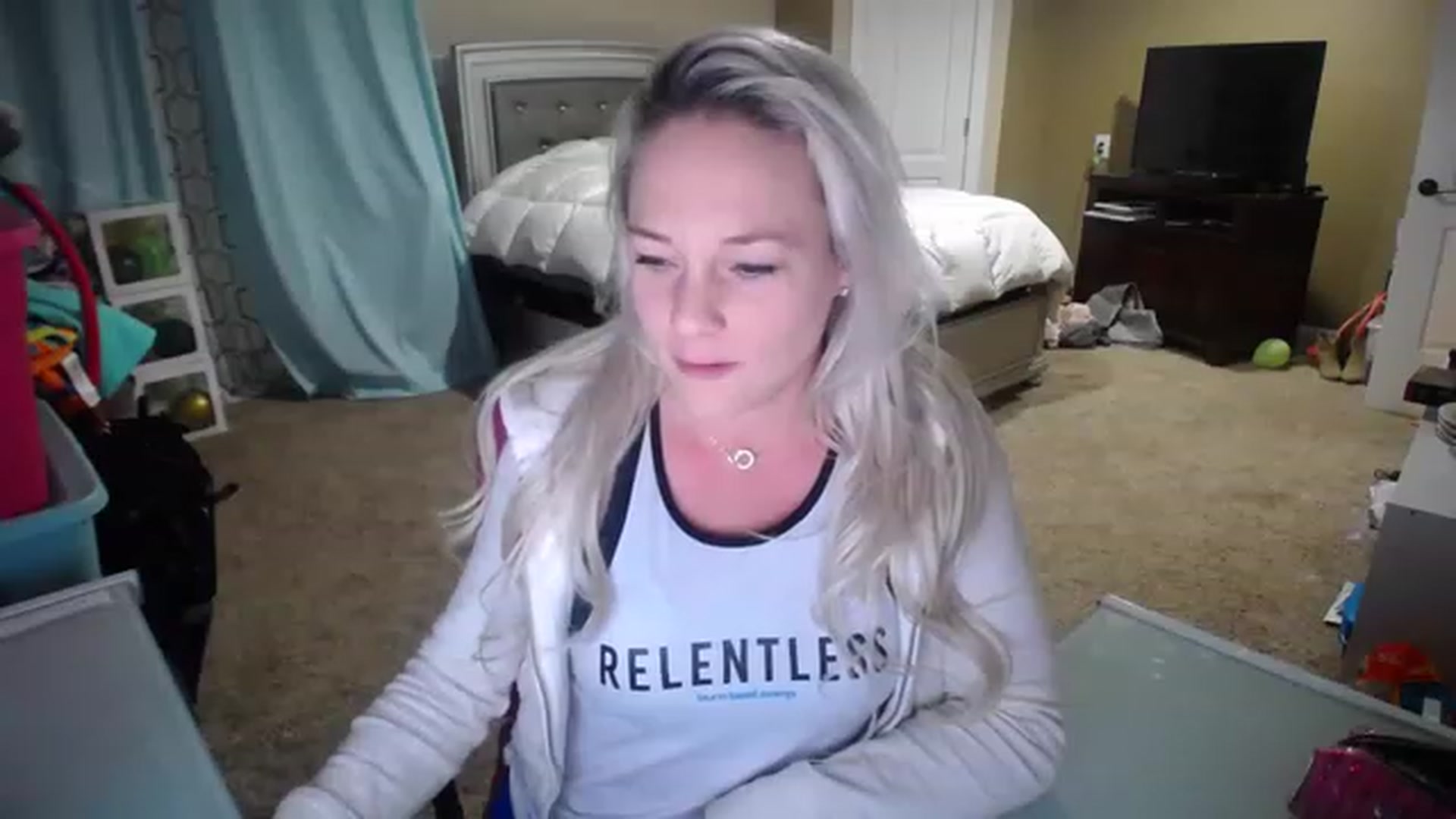 Gallery image thumbnail from AshlynnStorm's myfreecams stream on, 01/21/2023, 05:23 image 17 of 20