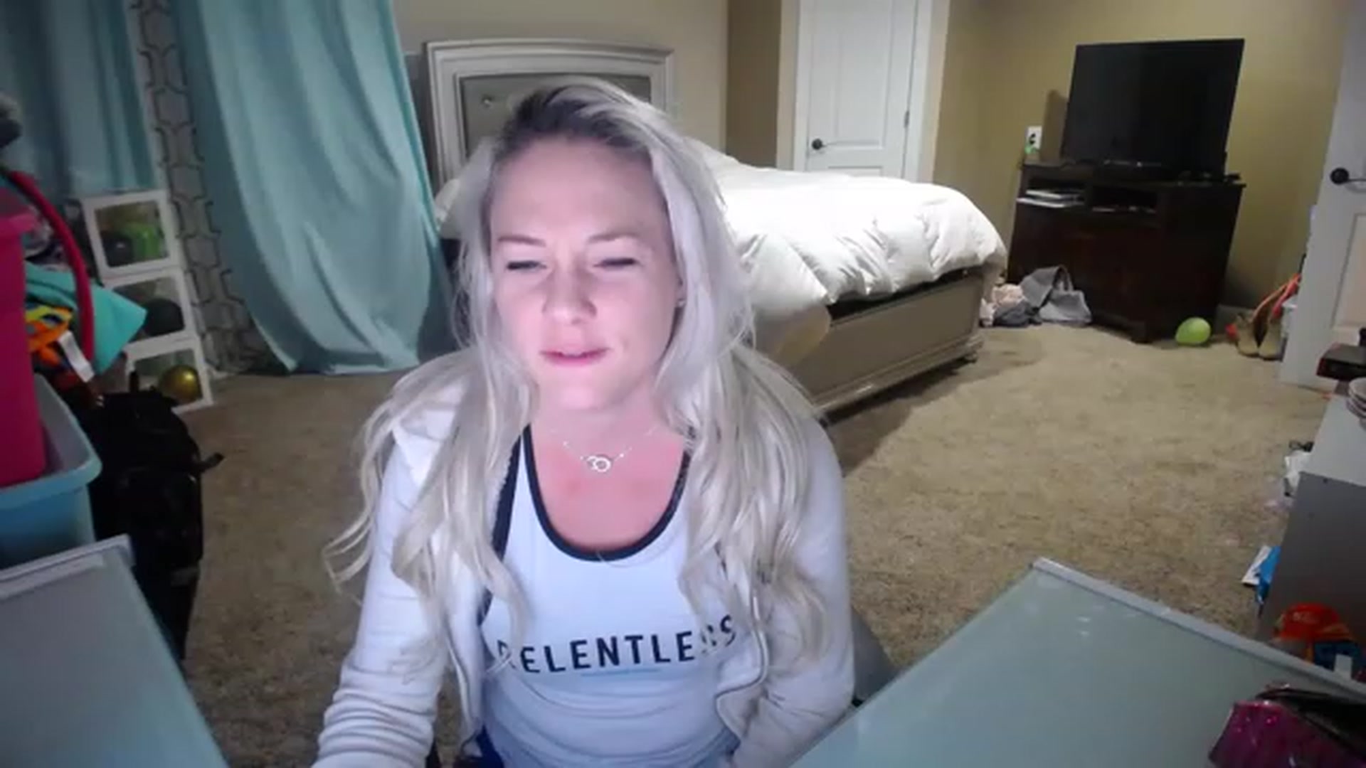 Gallery image thumbnail from AshlynnStorm's myfreecams stream on, 01/21/2023, 05:23 image 16 of 20