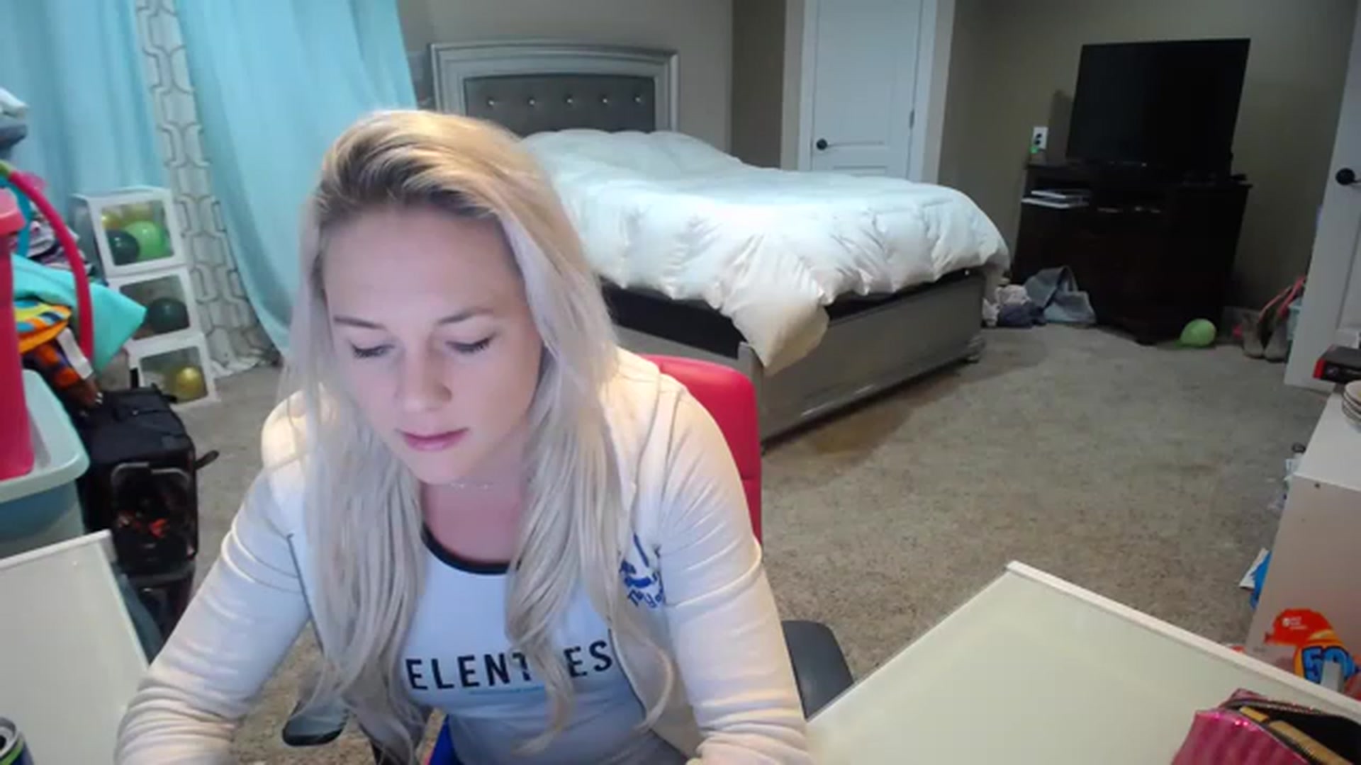 Gallery image thumbnail from AshlynnStorm's myfreecams stream on, 01/21/2023, 05:23 image 3 of 20