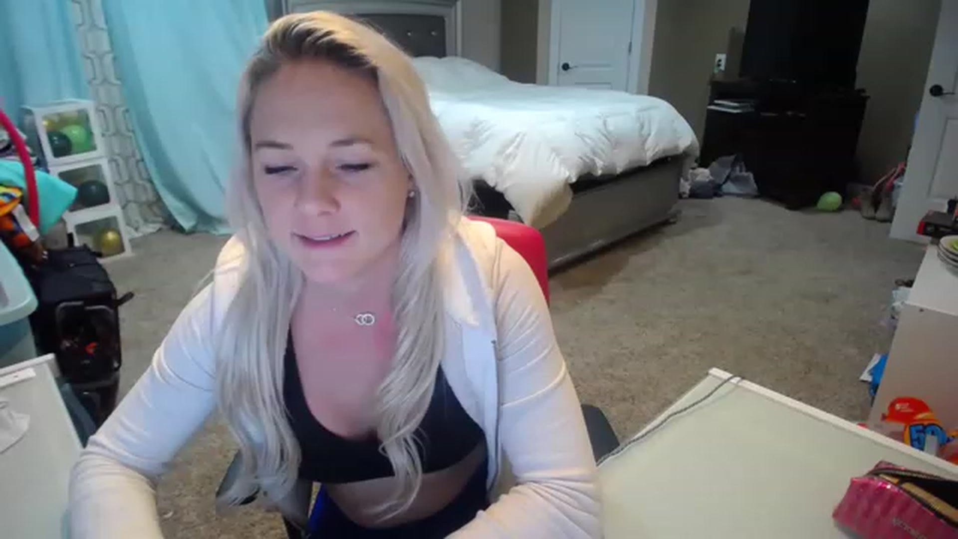 Gallery image thumbnail from AshlynnStorm's myfreecams stream on, 01/21/2023, 06:53 image 5 of 20
