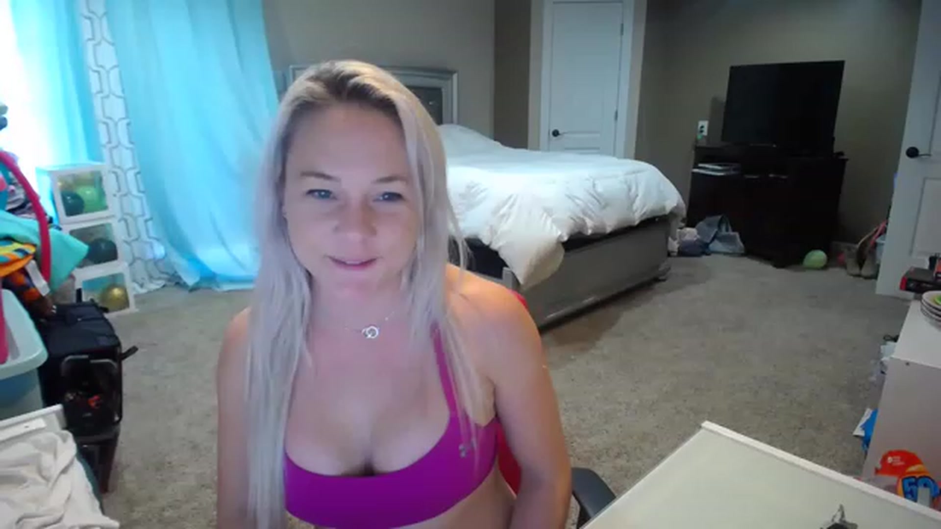 Gallery image thumbnail from AshlynnStorm's myfreecams stream on, 01/21/2023, 19:47 image 1 of 20