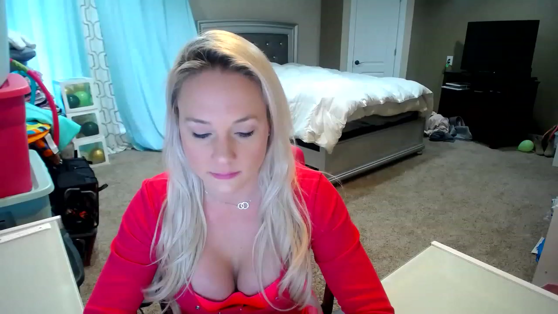 Gallery image thumbnail from AshlynnStorm's myfreecams stream on, 01/25/2023, 20:41 image 4 of 20