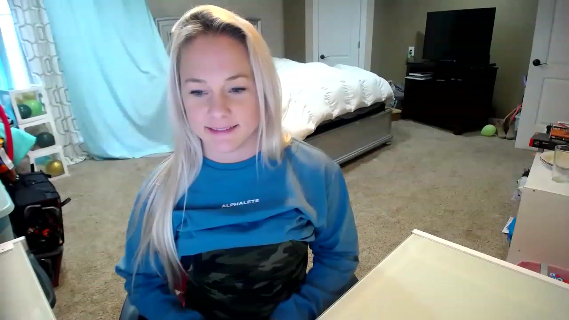 Gallery image thumbnail from AshlynnStorm's myfreecams stream on, 01/26/2023, 20:41 image 3 of 20