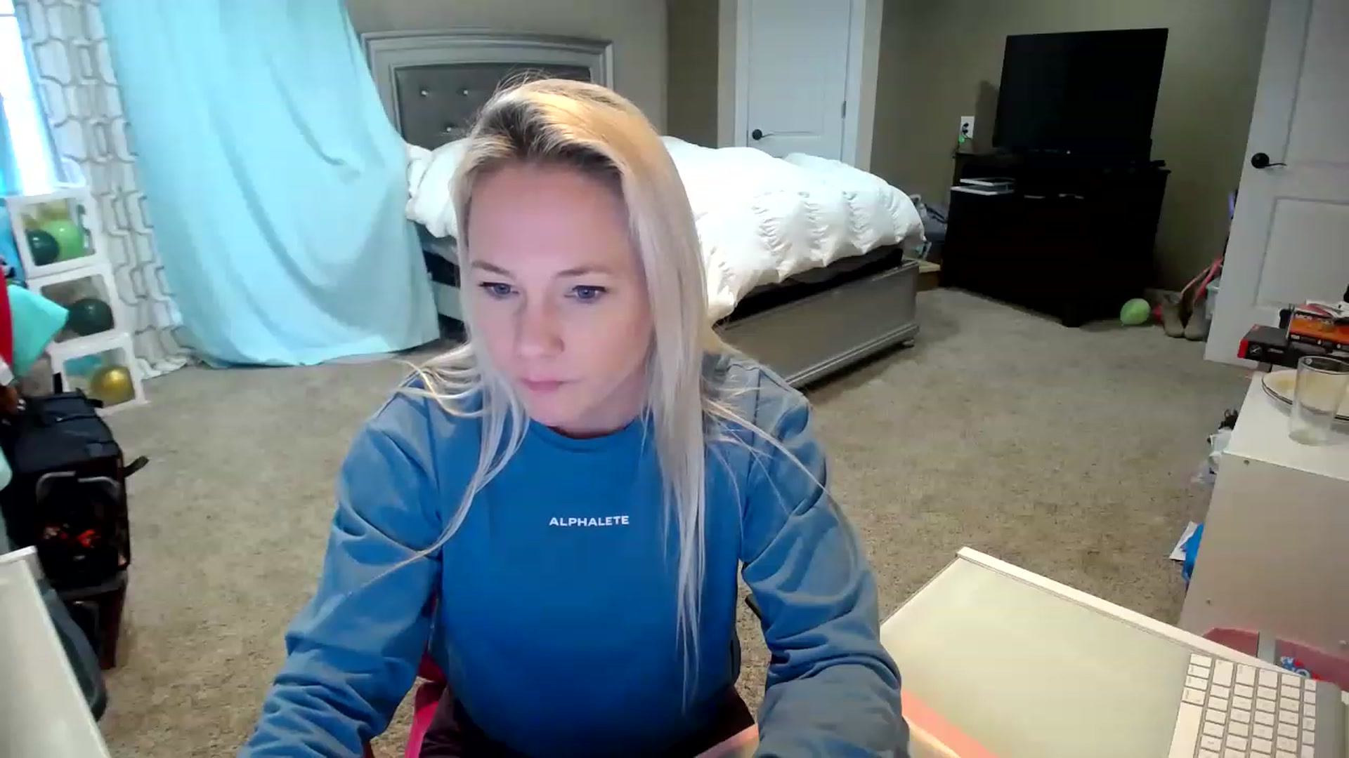 Gallery image thumbnail from AshlynnStorm's myfreecams stream on, 01/26/2023, 20:41 image 9 of 20