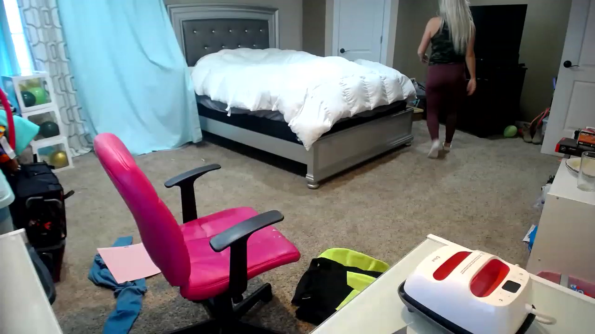 Gallery image thumbnail from AshlynnStorm's myfreecams stream on, 01/26/2023, 20:41 image 15 of 20