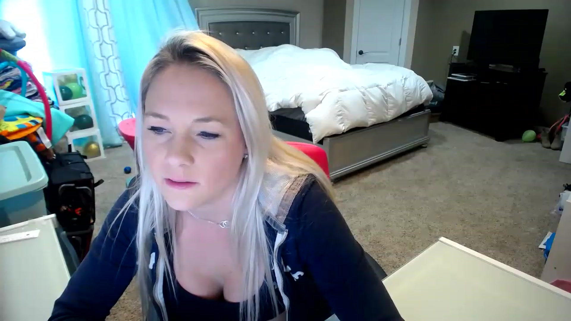 Gallery image thumbnail from AshlynnStorm's myfreecams stream on, 01/27/2023, 19:51 image 14 of 20