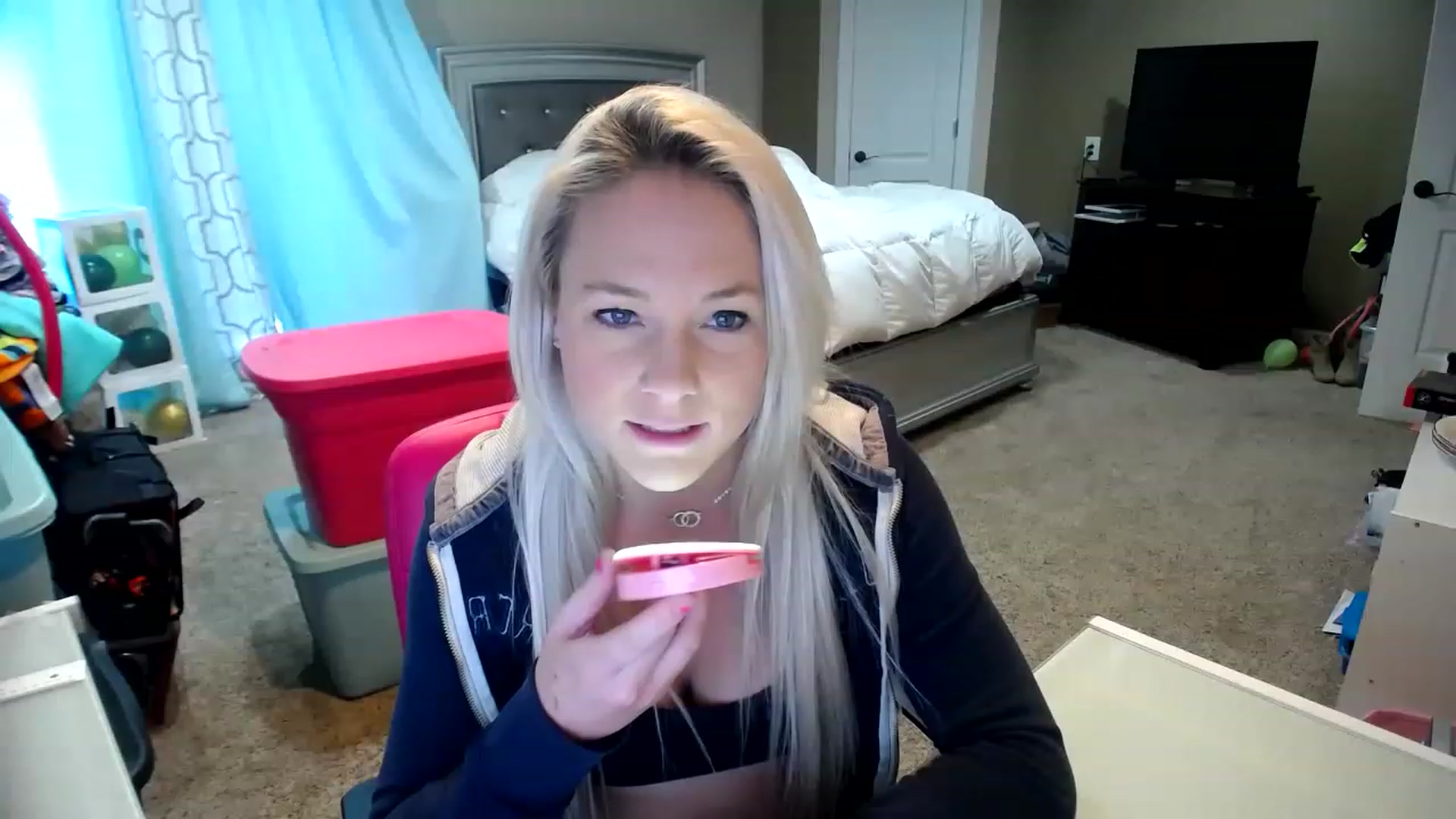 Gallery image thumbnail from AshlynnStorm's myfreecams stream on, 01/27/2023, 19:51 image 5 of 20