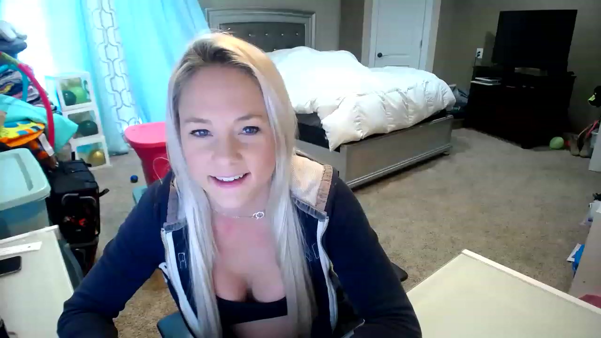 Gallery image thumbnail from AshlynnStorm's myfreecams stream on, 01/27/2023, 20:41 image 2 of 20