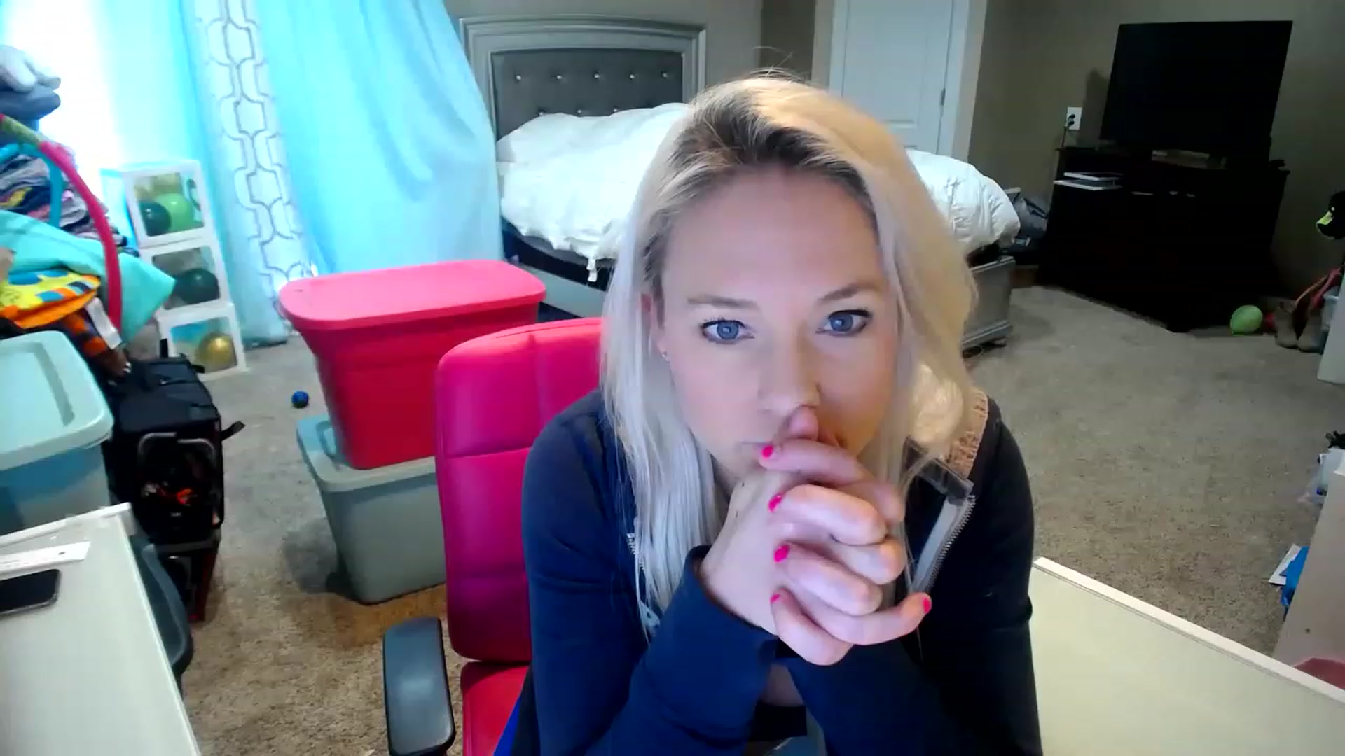 Gallery image thumbnail from AshlynnStorm's myfreecams stream on, 01/27/2023, 20:41 image 8 of 20