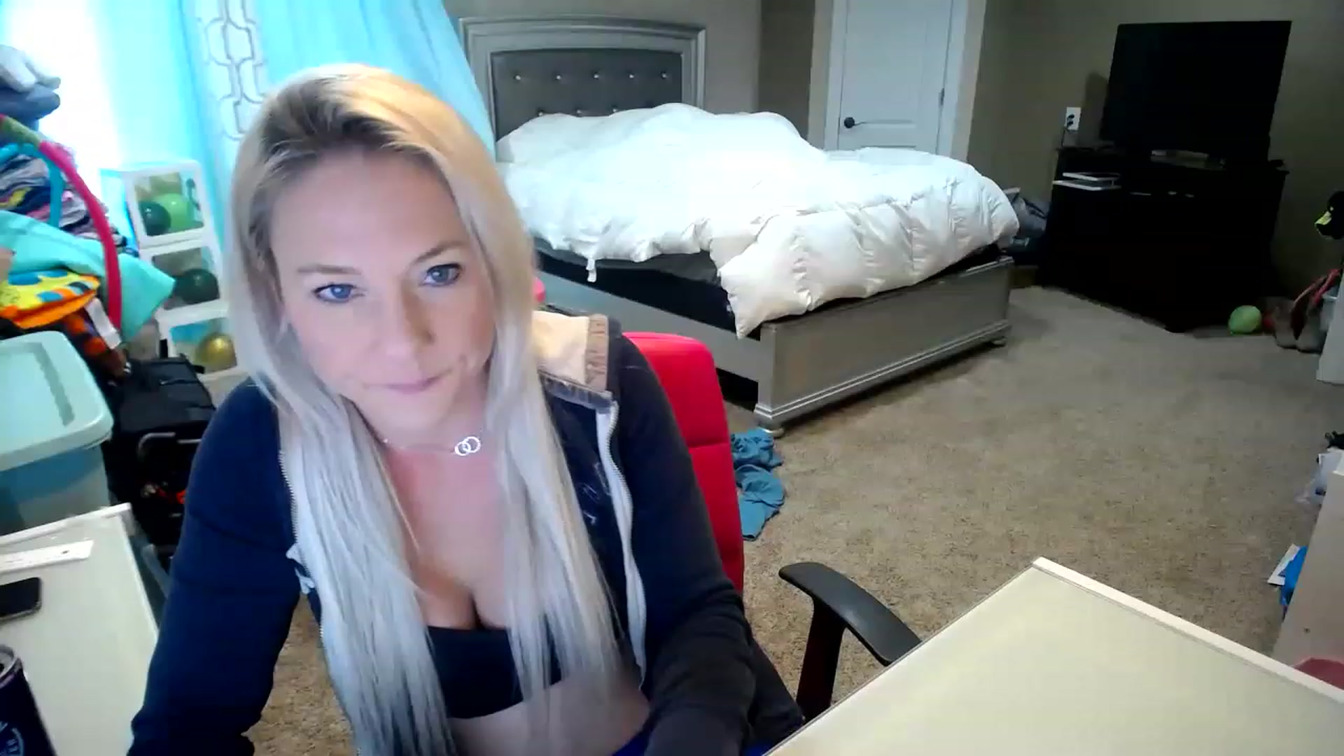 Gallery image thumbnail from AshlynnStorm's myfreecams stream on, 01/27/2023, 20:41 image 4 of 20