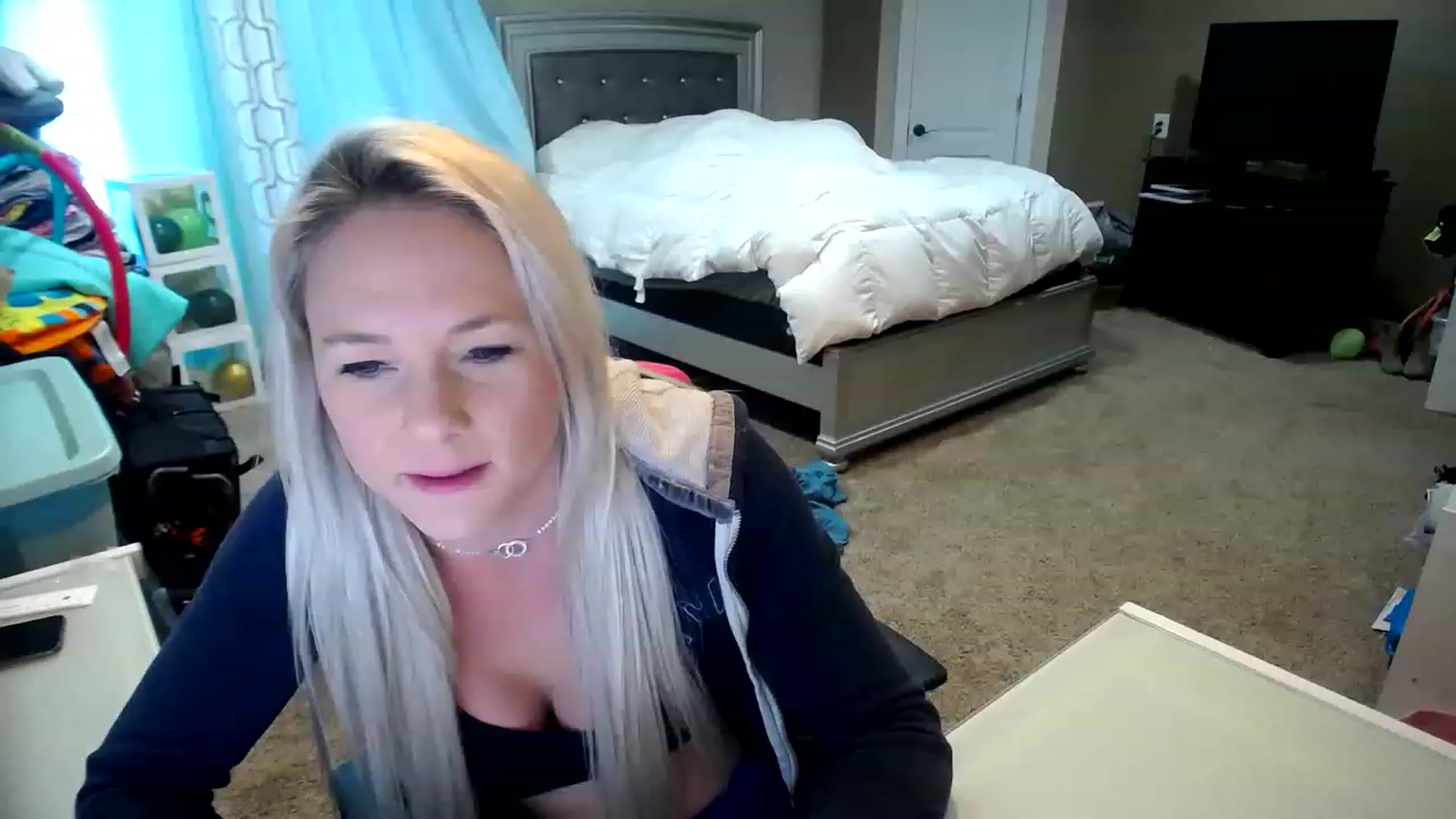 Gallery image thumbnail from AshlynnStorm's myfreecams stream on, 01/27/2023, 20:41 image 14 of 20