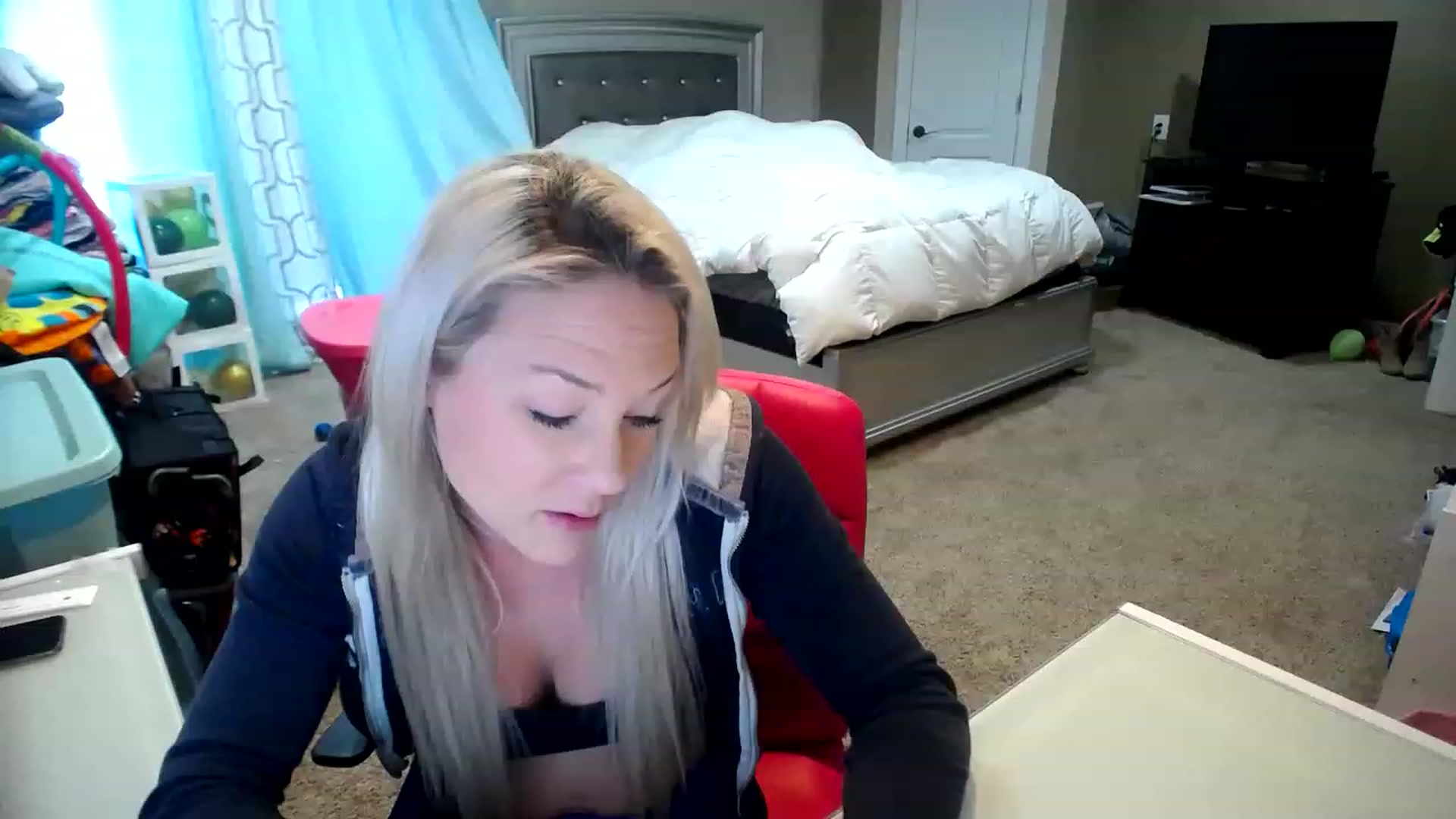 Gallery image thumbnail from AshlynnStorm's myfreecams stream on, 01/27/2023, 20:41 image 16 of 20