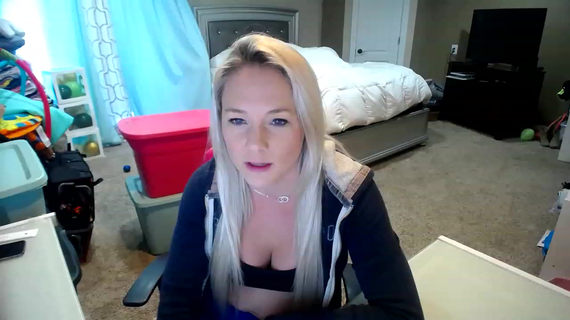 Gallery image thumbnail from AshlynnStorm's myfreecams stream on, 01/27/2023, 20:41 image 12 of 20