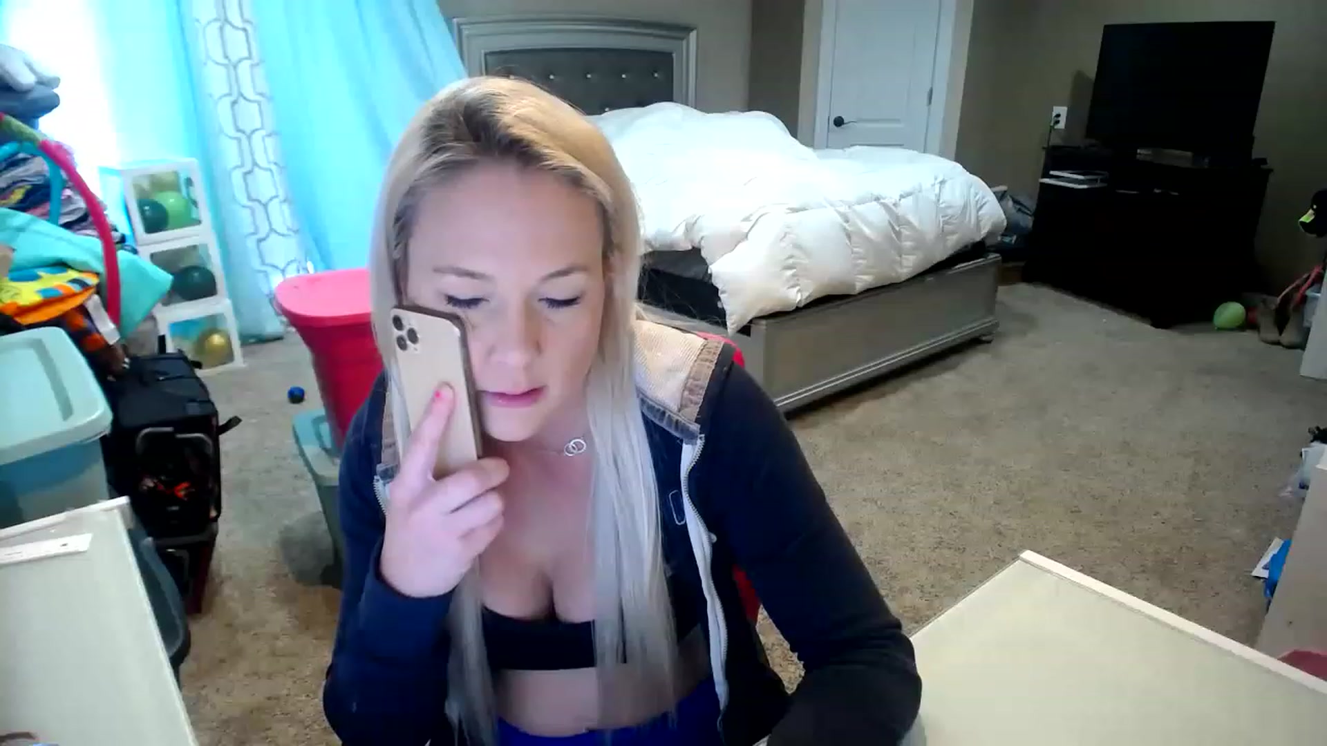 Gallery image thumbnail from AshlynnStorm's myfreecams stream on, 01/27/2023, 20:41 image 5 of 20