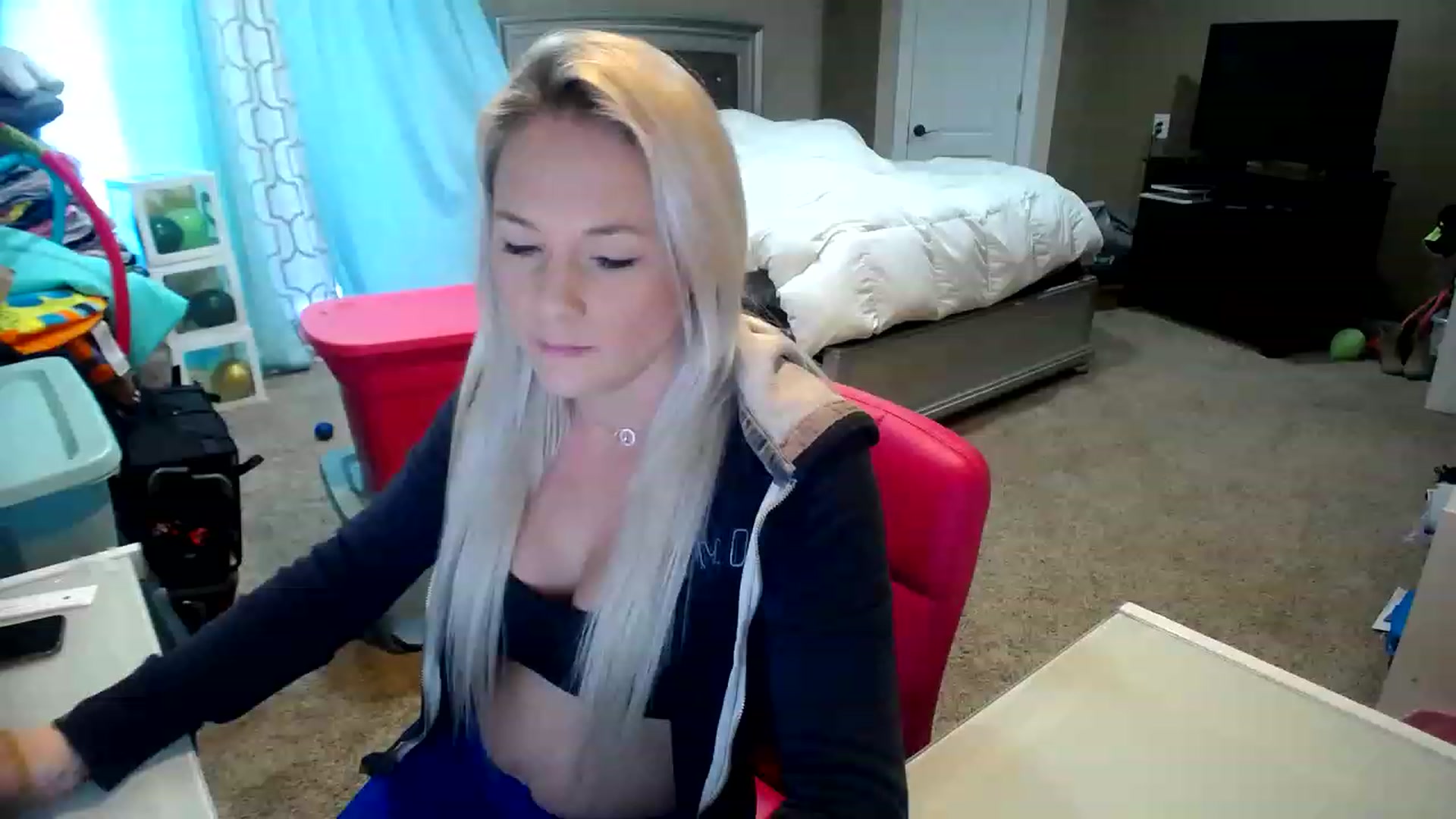 Gallery image thumbnail from AshlynnStorm's myfreecams stream on, 01/27/2023, 20:41 image 15 of 20