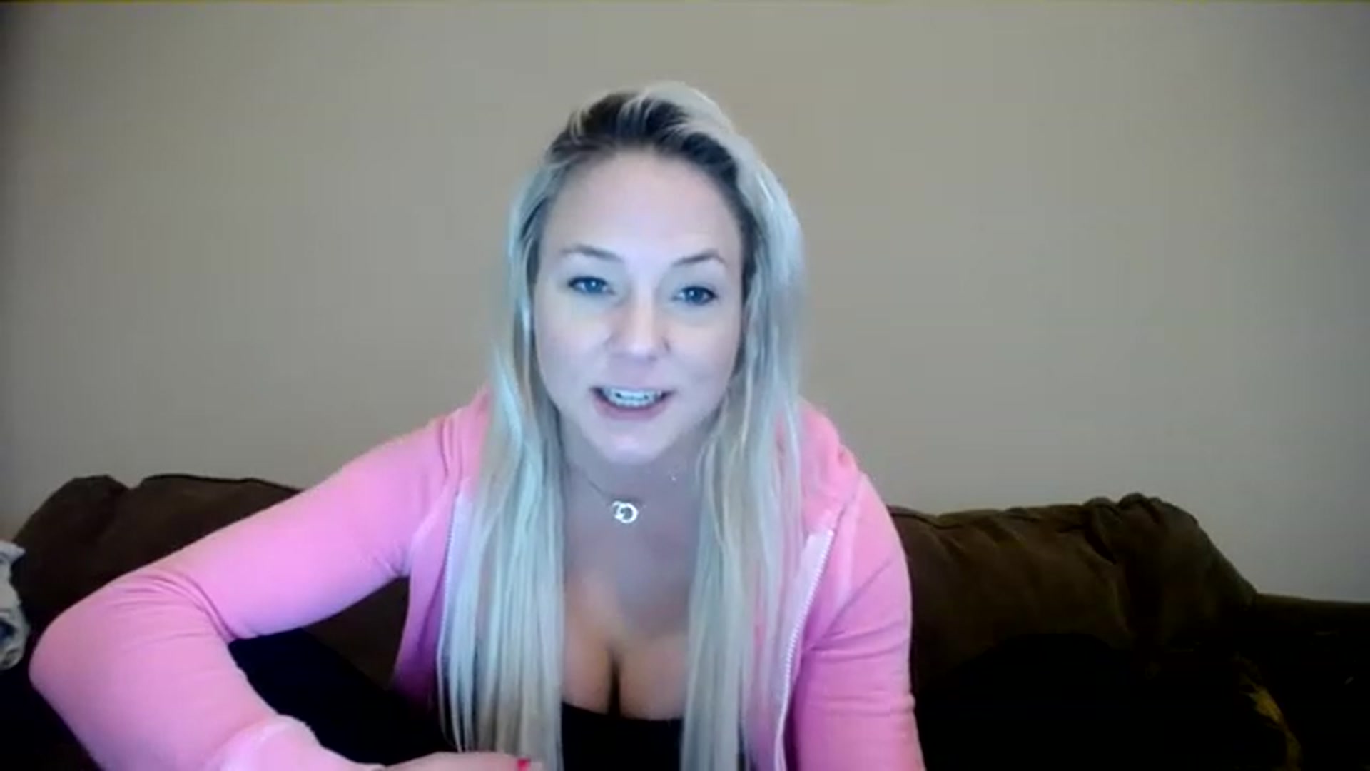 Gallery image thumbnail from AshlynnStorm's myfreecams stream on, 01/30/2023, 20:14 image 20 of 20