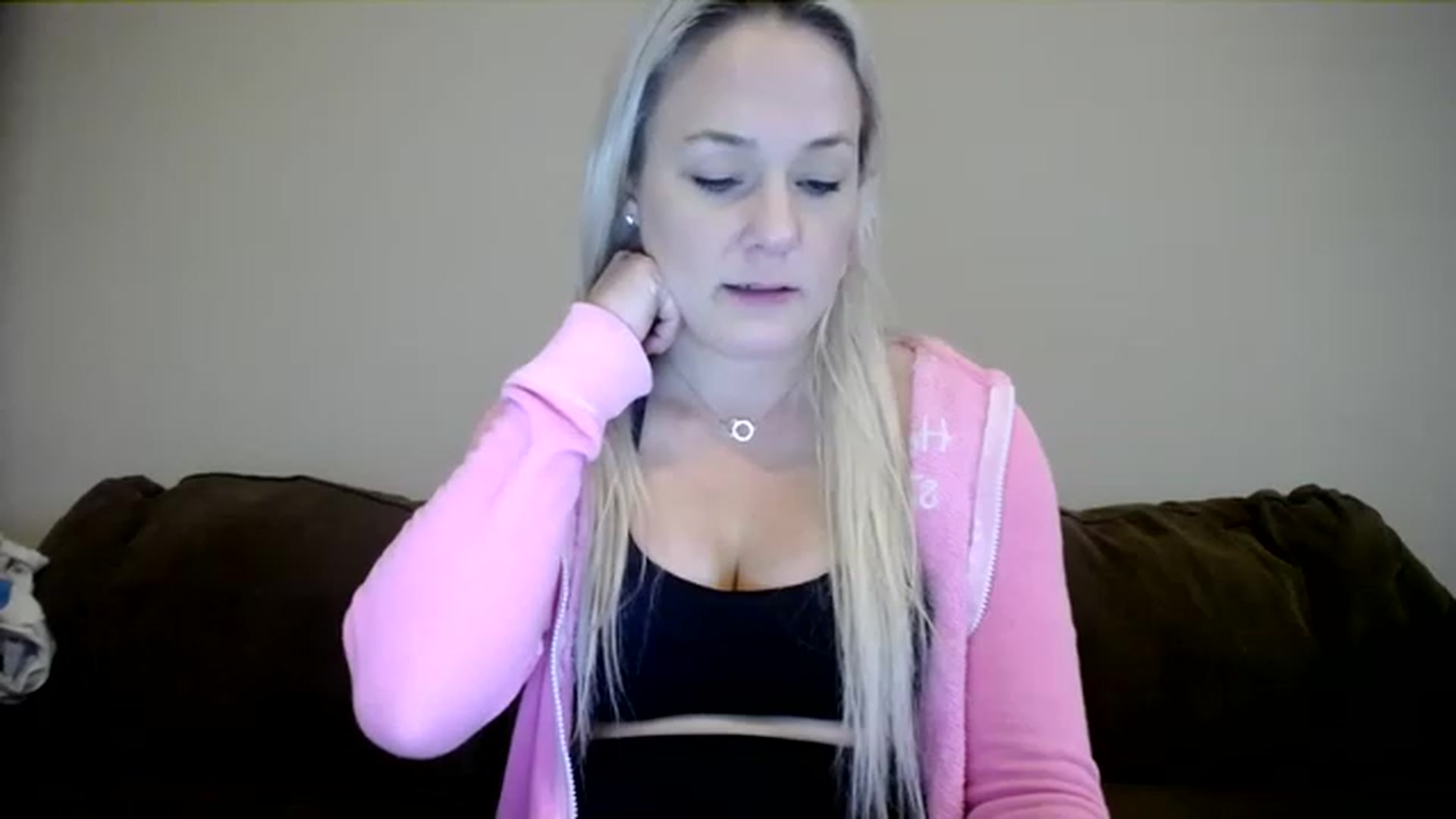 Gallery image thumbnail from AshlynnStorm's myfreecams stream on, 01/30/2023, 20:14 image 5 of 20