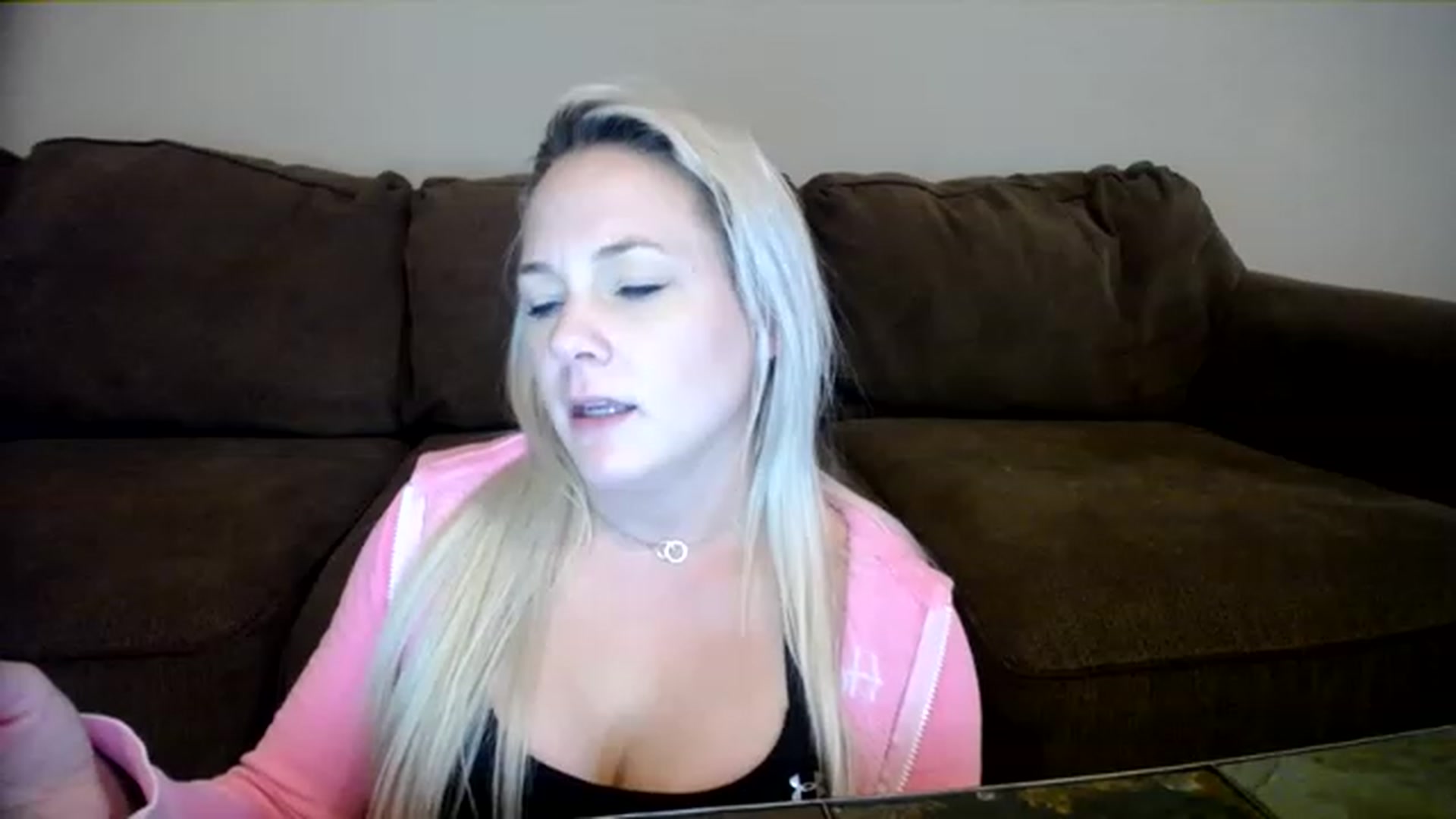 Gallery image thumbnail from AshlynnStorm's myfreecams stream on, 01/30/2023, 20:14 image 17 of 20