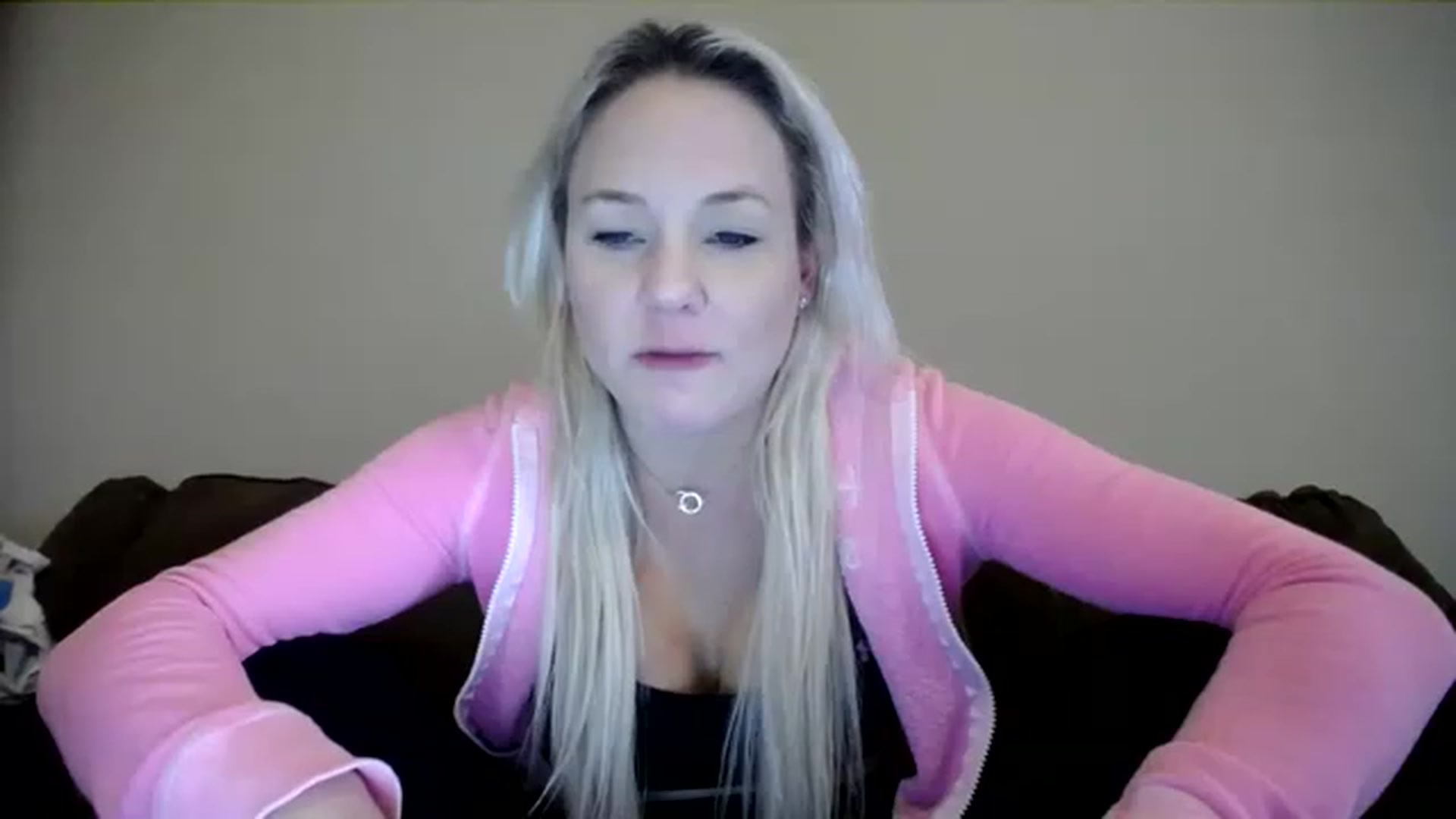 Gallery image thumbnail from AshlynnStorm's myfreecams stream on, 01/30/2023, 20:14 image 6 of 20
