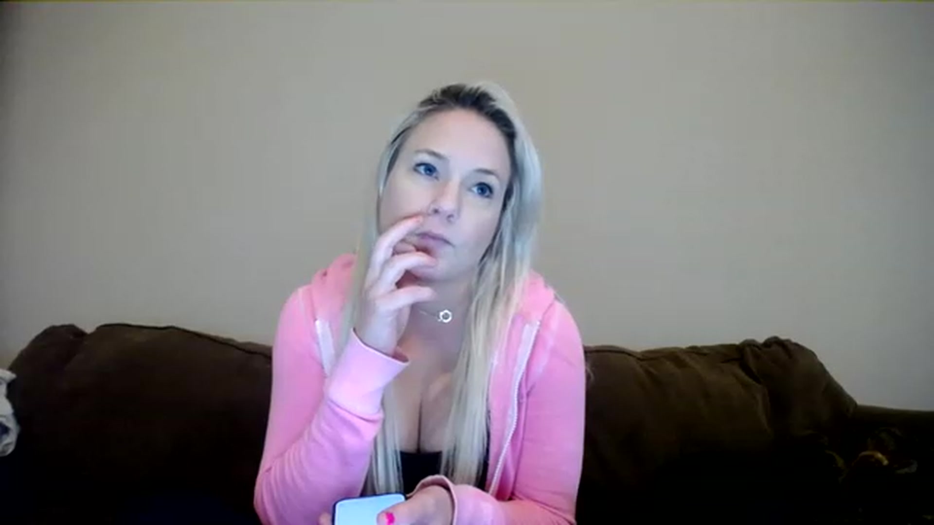 Gallery image thumbnail from AshlynnStorm's myfreecams stream on, 01/30/2023, 20:14 image 19 of 20